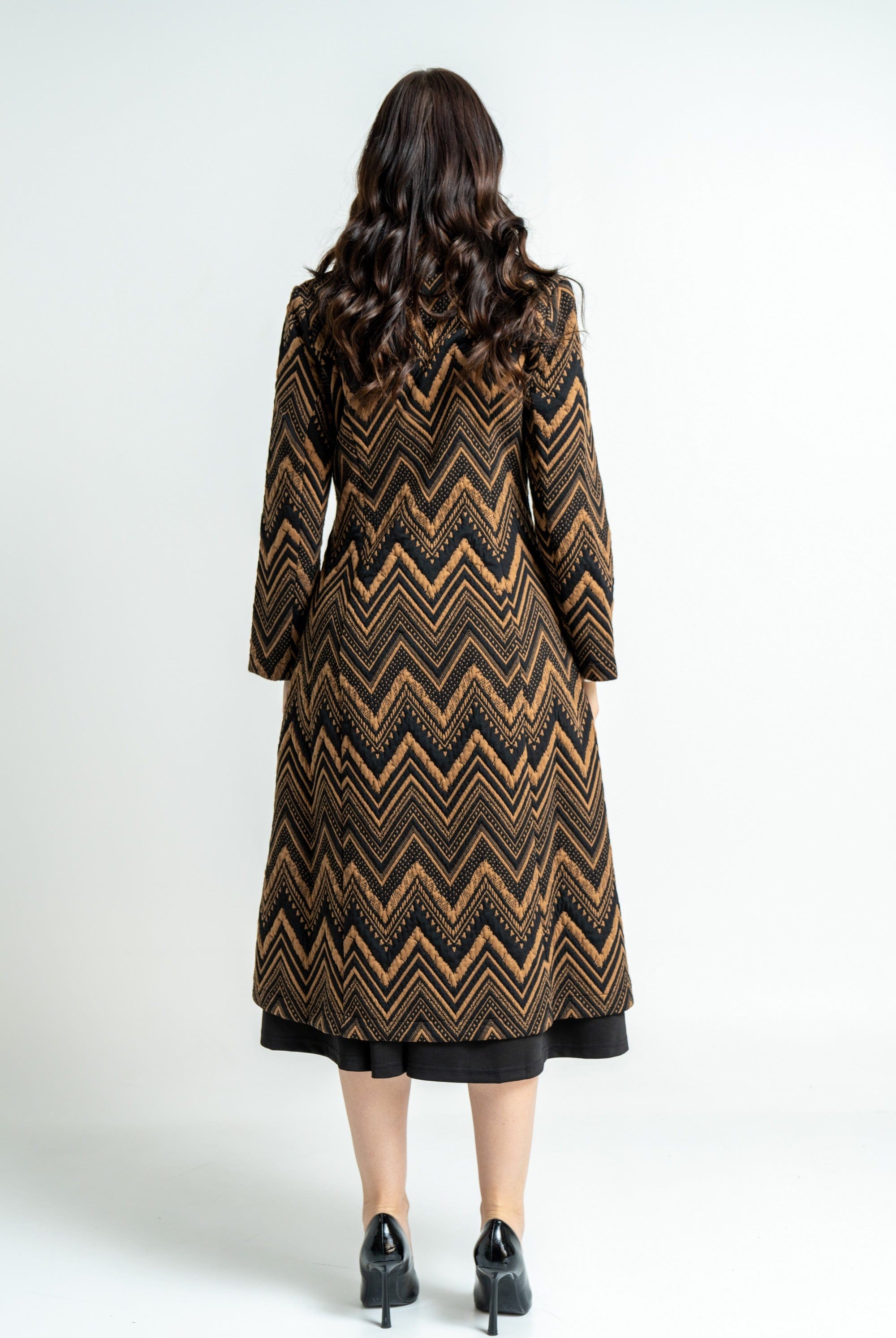 ميكا سترة شتوية بأكمام طويلة مطرزة نسائية