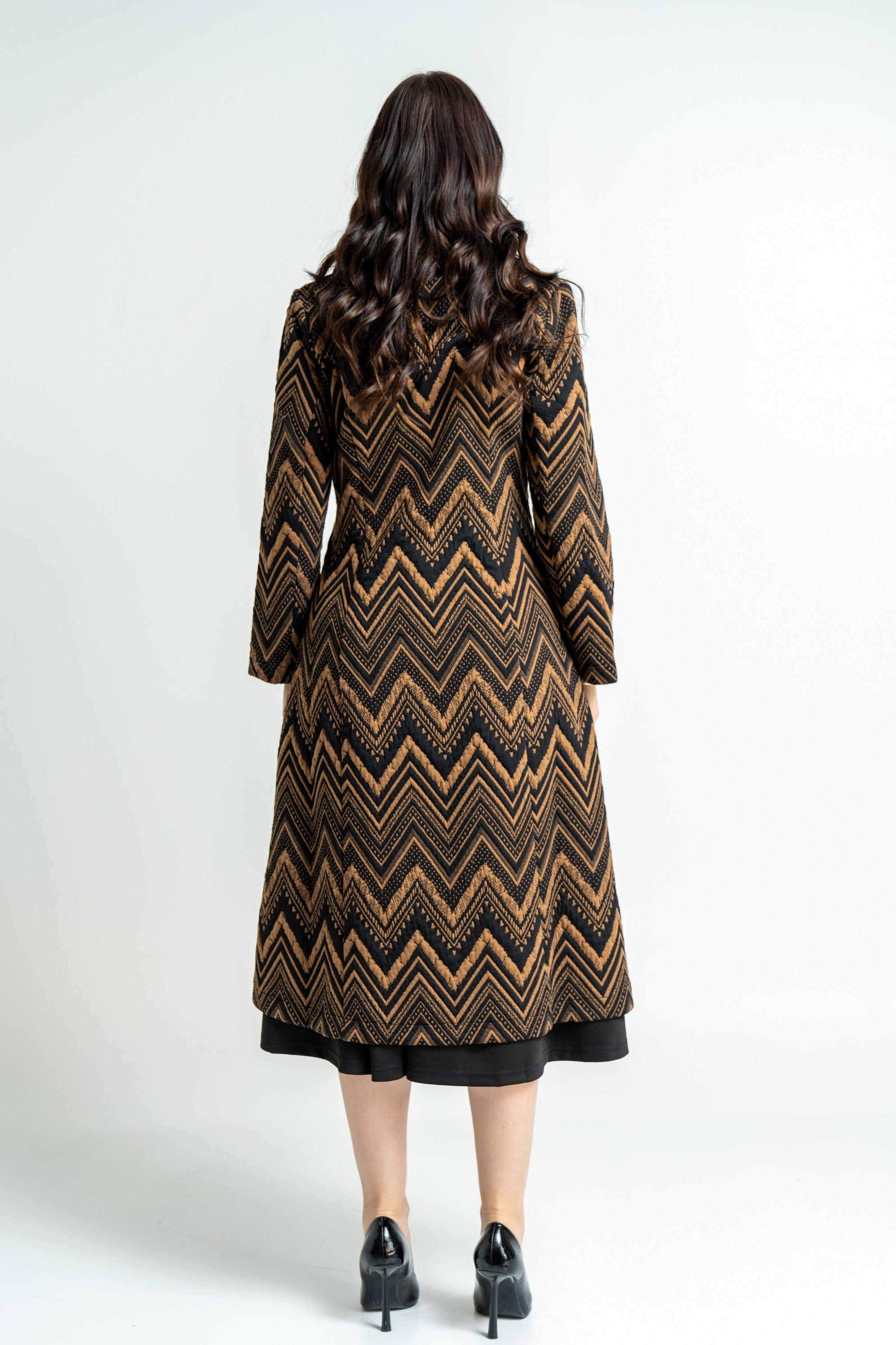 ميكا سترة شتوية بأكمام طويلة مطرزة نسائية