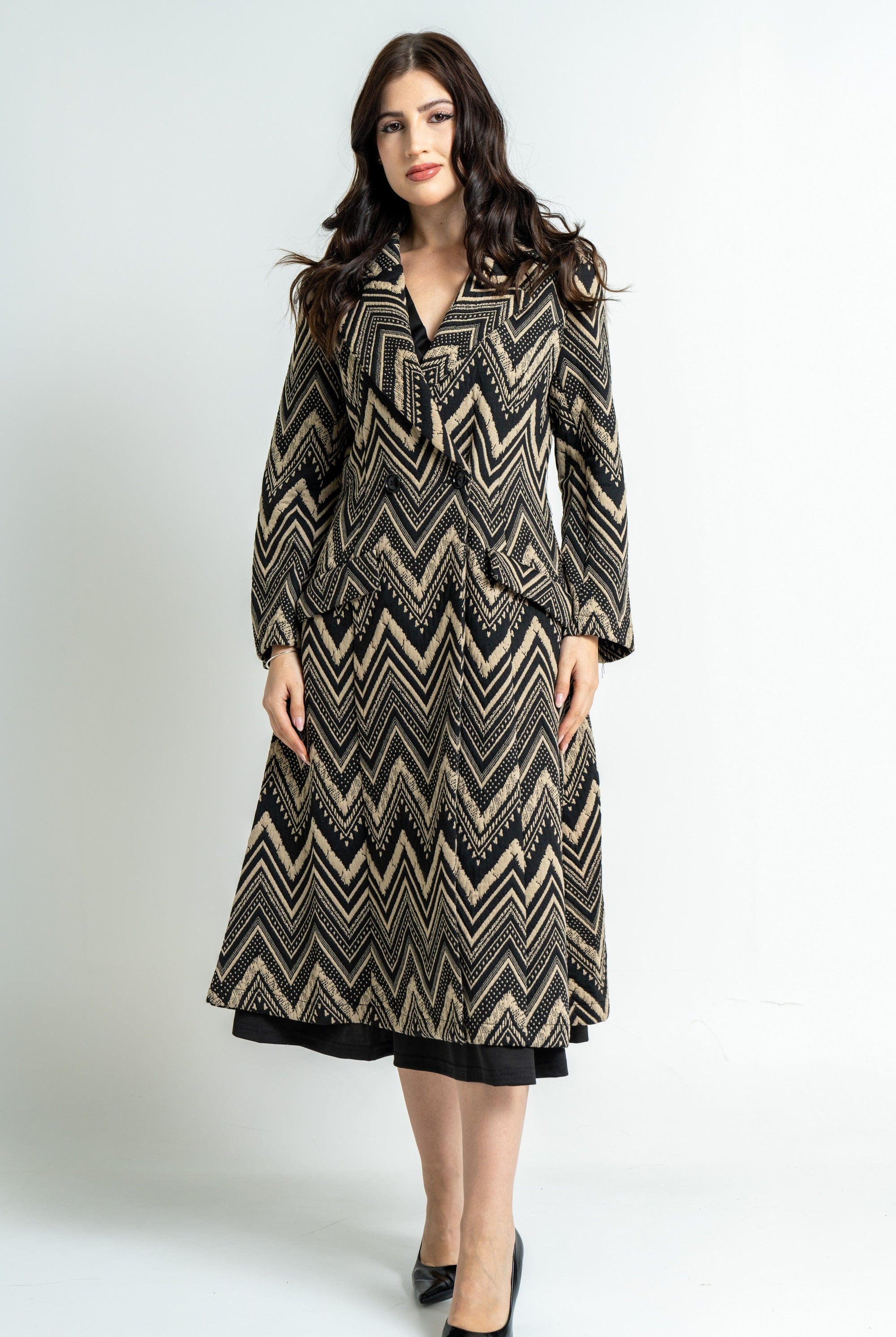 ميكا سترة شتوية بأكمام طويلة مطرزة نسائية