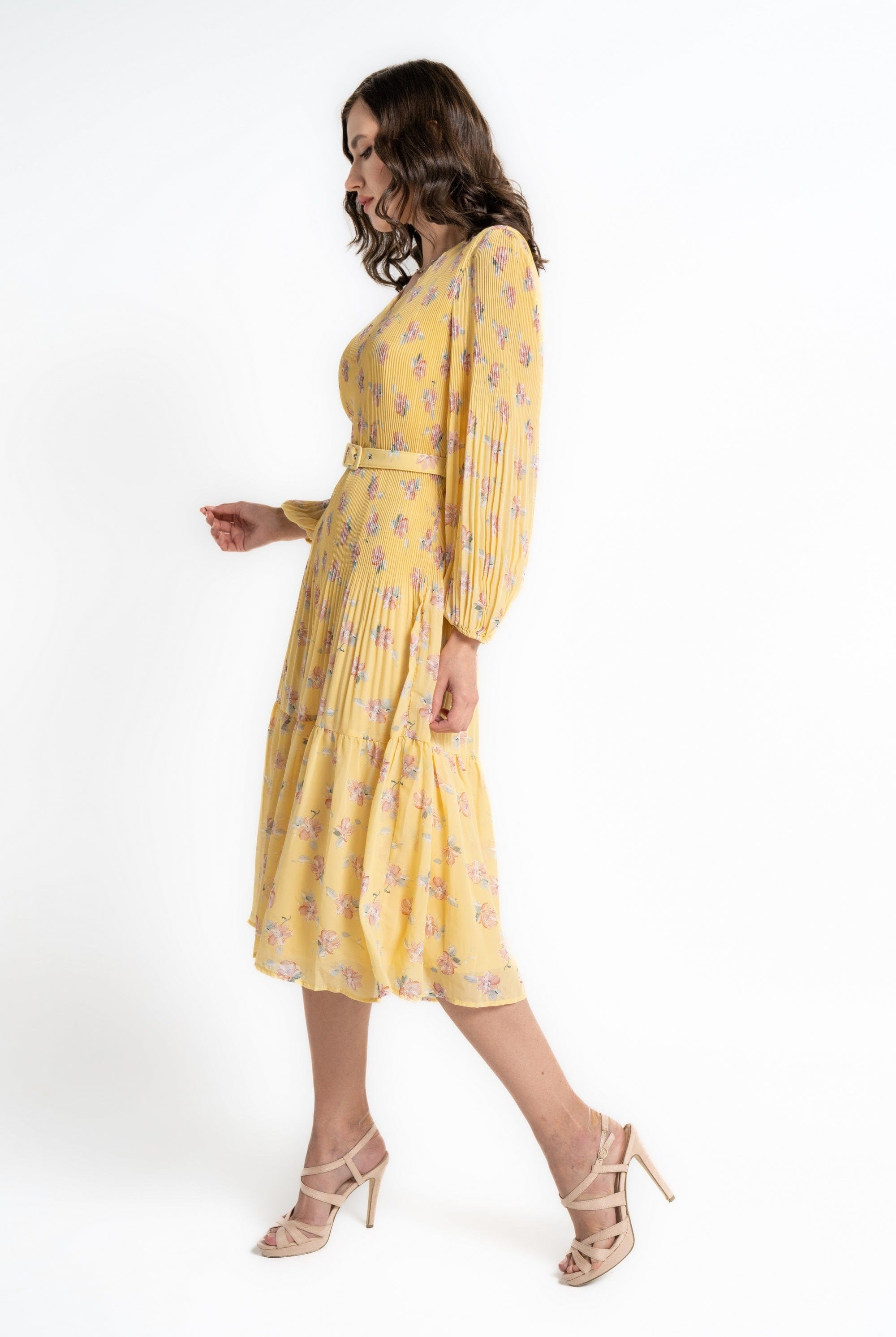 ู
ููุง ูุณุชุงู ู
ูุฏู ุจุฃูู
ุงู
ุทูููุฉ ู
ูุฑุฏ ูู
ุทููู ูุณุงุฆู