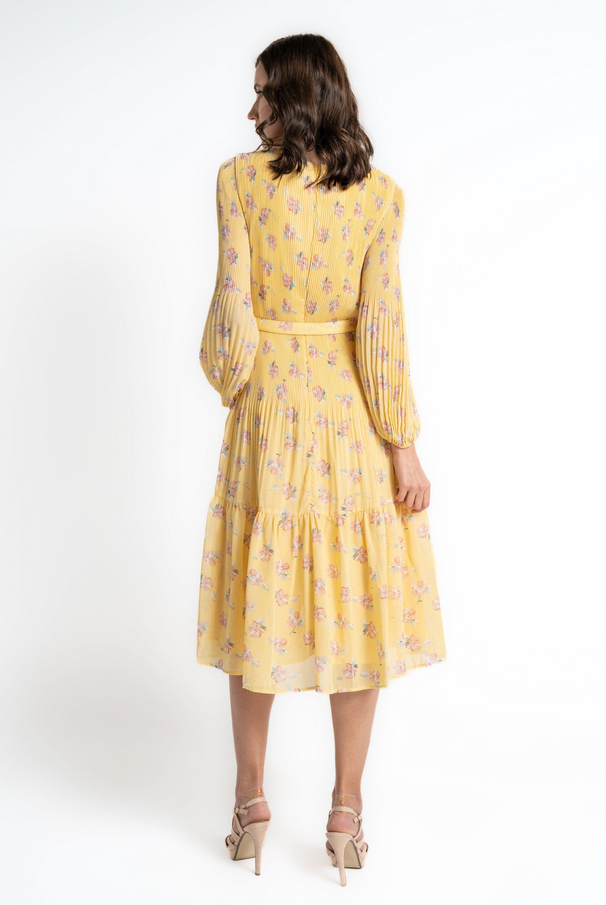 ู
ููุง ูุณุชุงู ู
ูุฏู ุจุฃูู
ุงู
ุทูููุฉ ู
ูุฑุฏ ูู
ุทููู ูุณุงุฆู