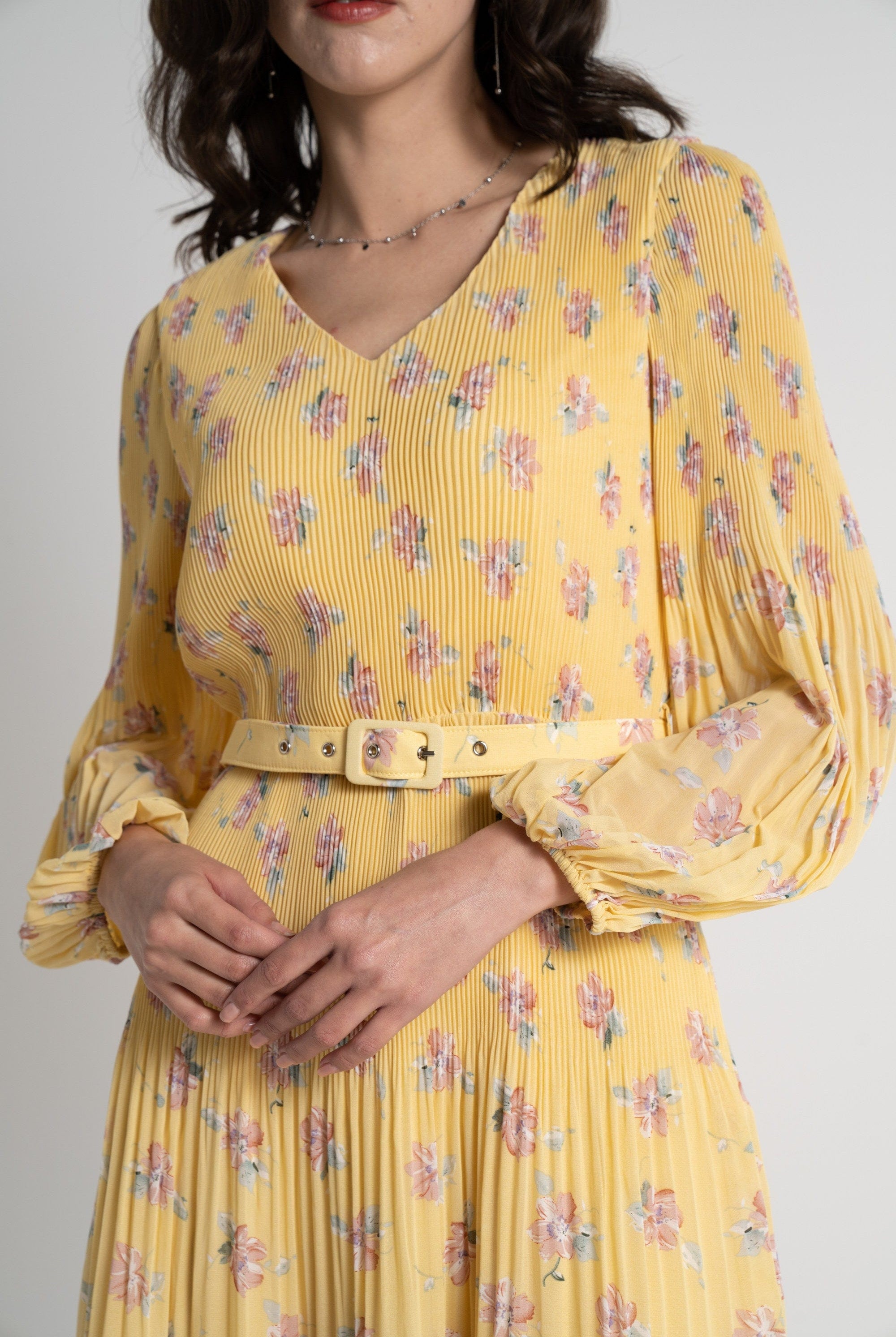 ู
ููุง ูุณุชุงู ู
ูุฏู ุจุฃูู
ุงู
ุทูููุฉ ู
ูุฑุฏ ูู
ุทููู ูุณุงุฆู