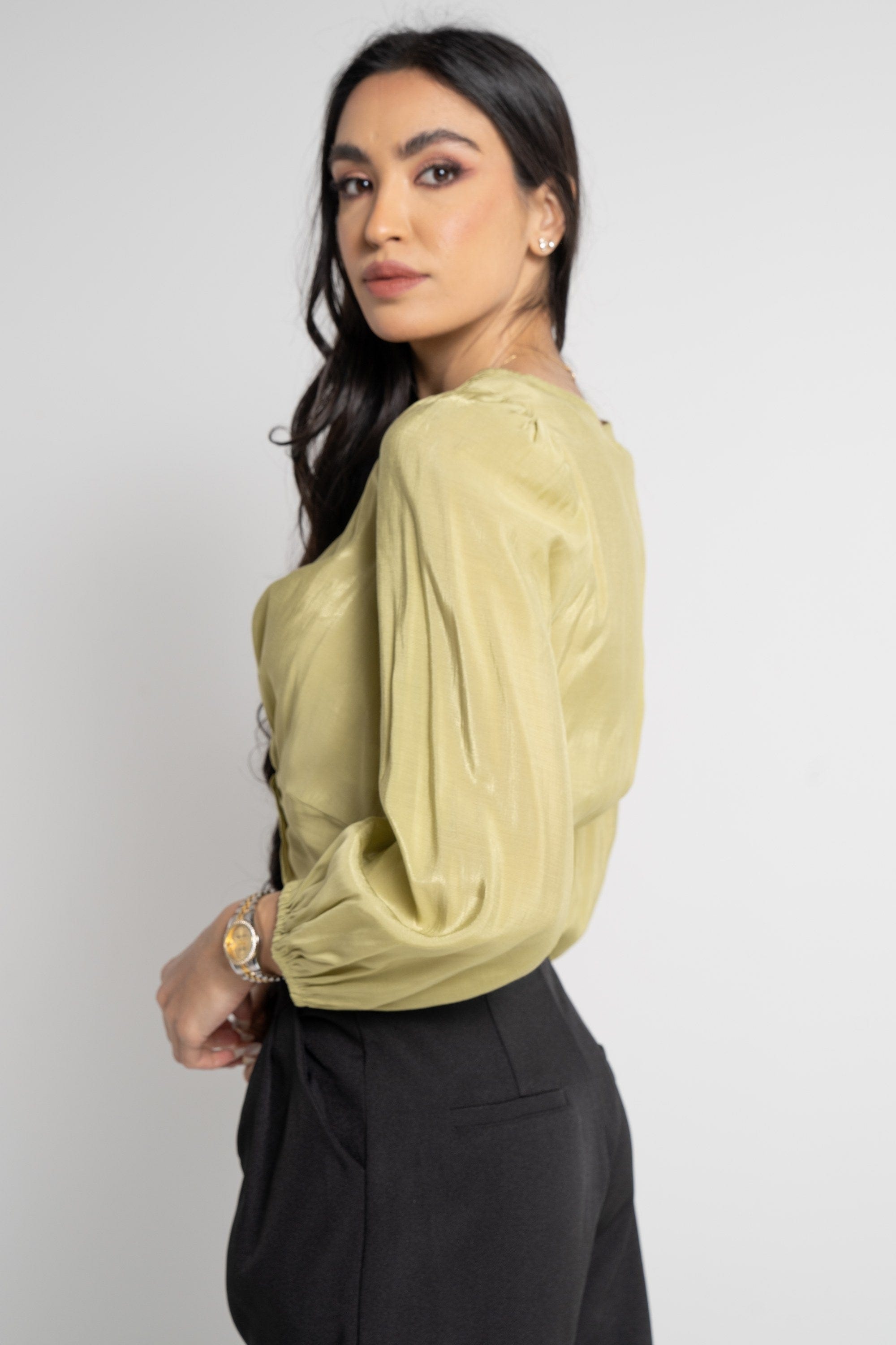 ميكا بلوزة بأكمام طويلة نسائية نص بطن