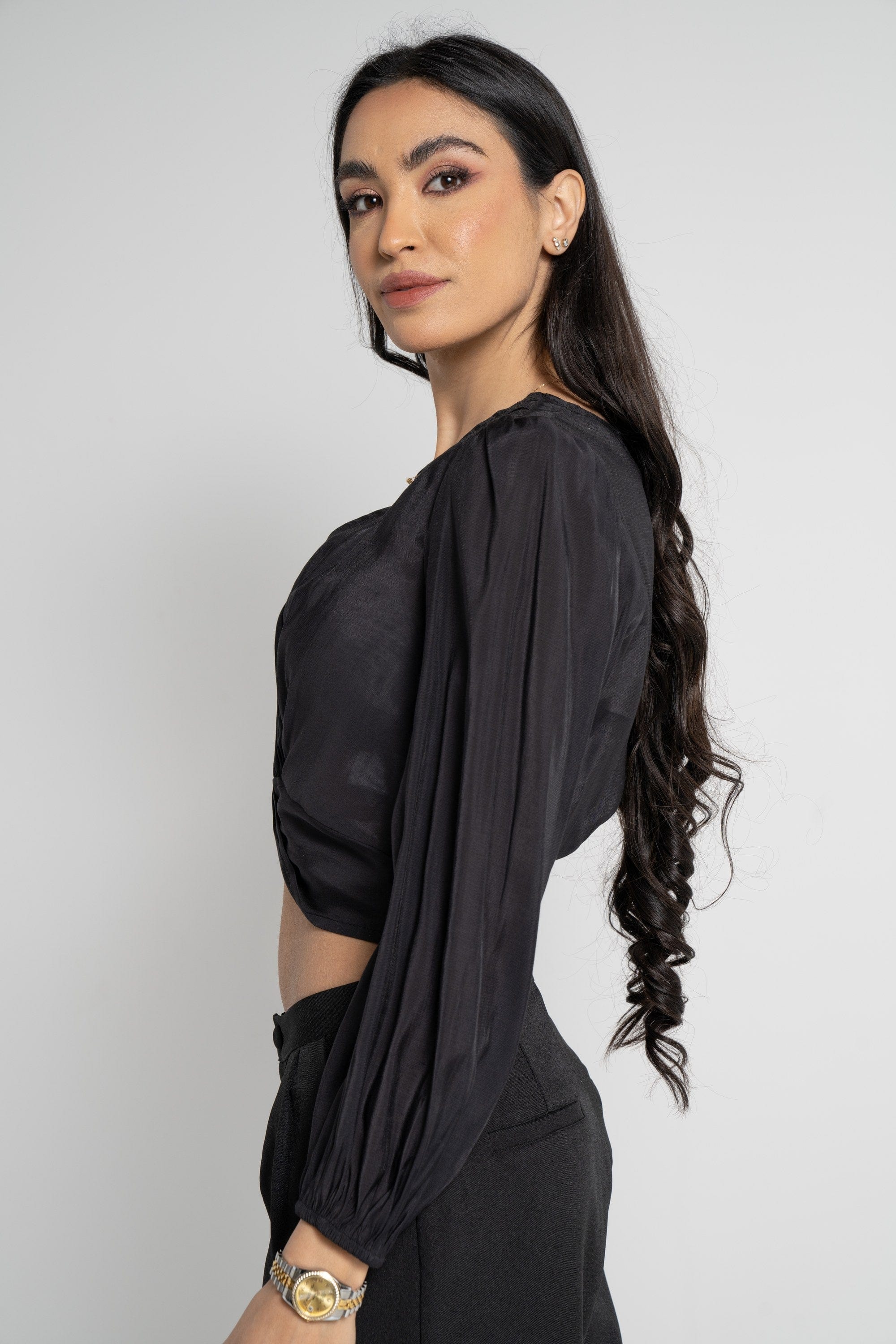 ميكا بلوزة بأكمام طويلة نسائية نص بطن