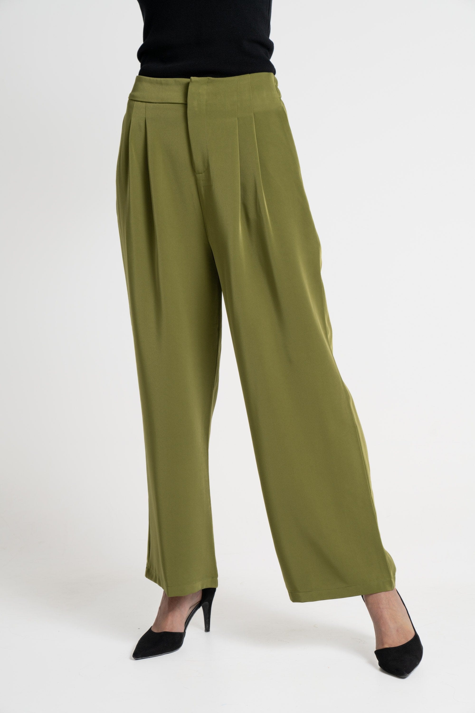 ميكا بنطلون طويل سادة بزرار أمامي واسع بجيوب نسائي