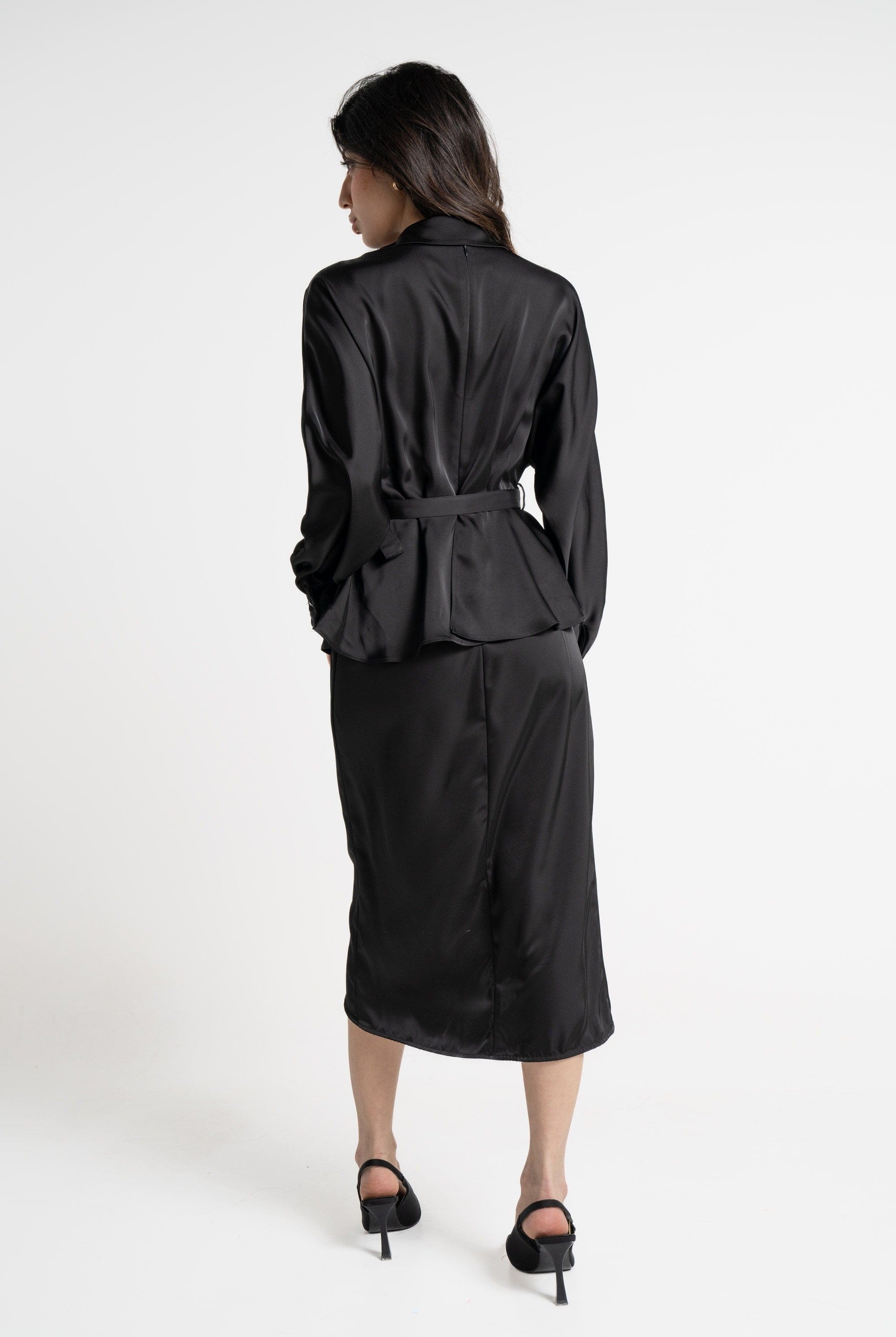 ميكا فستان ميدي بأكمام طويلة سادة قصير نسائي أسود