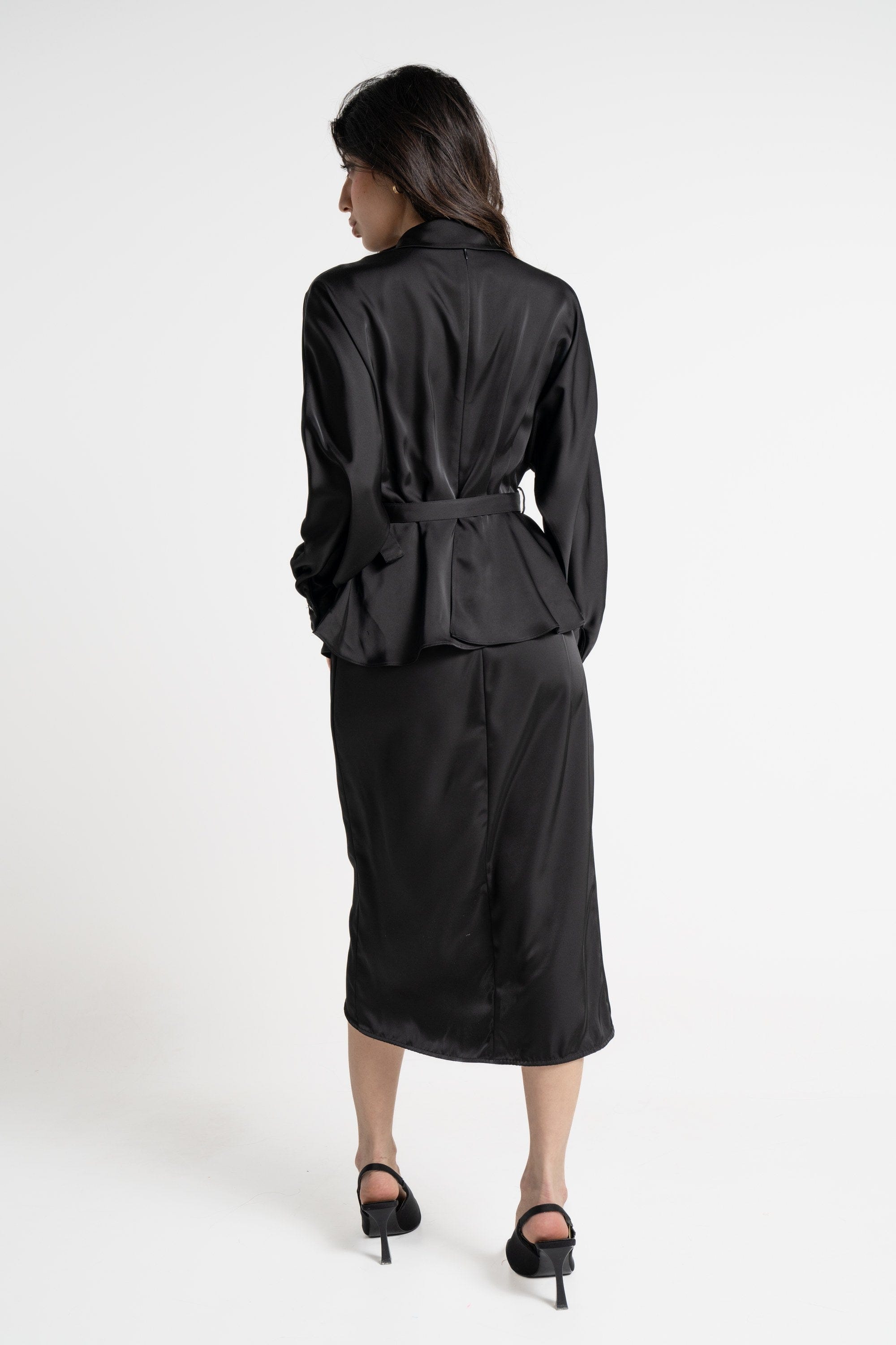 ميكا فستان ميدي بأكمام طويلة سادة قصير نسائي أسود