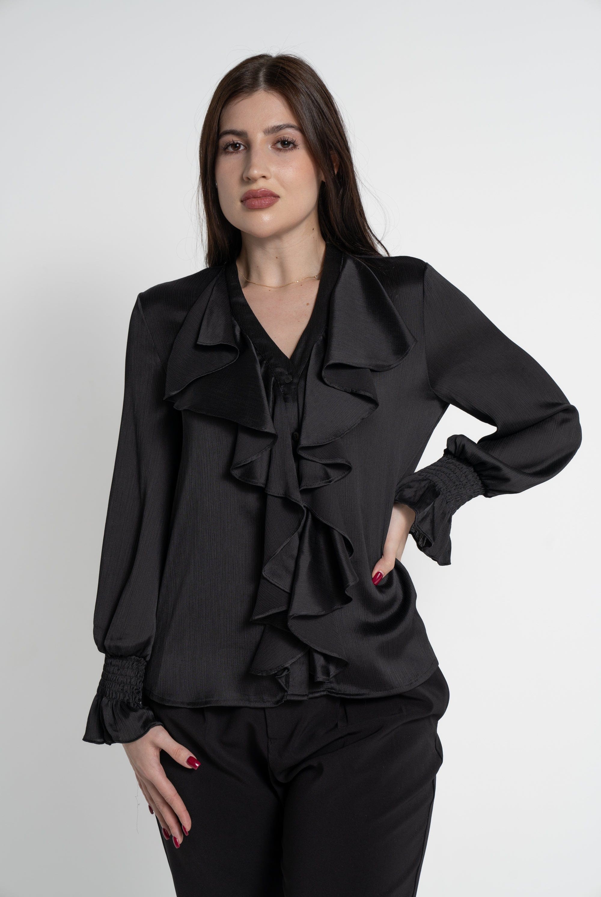 ميكا بلوزة بأكمام طويلة نسائية بكرانيش على الصدر