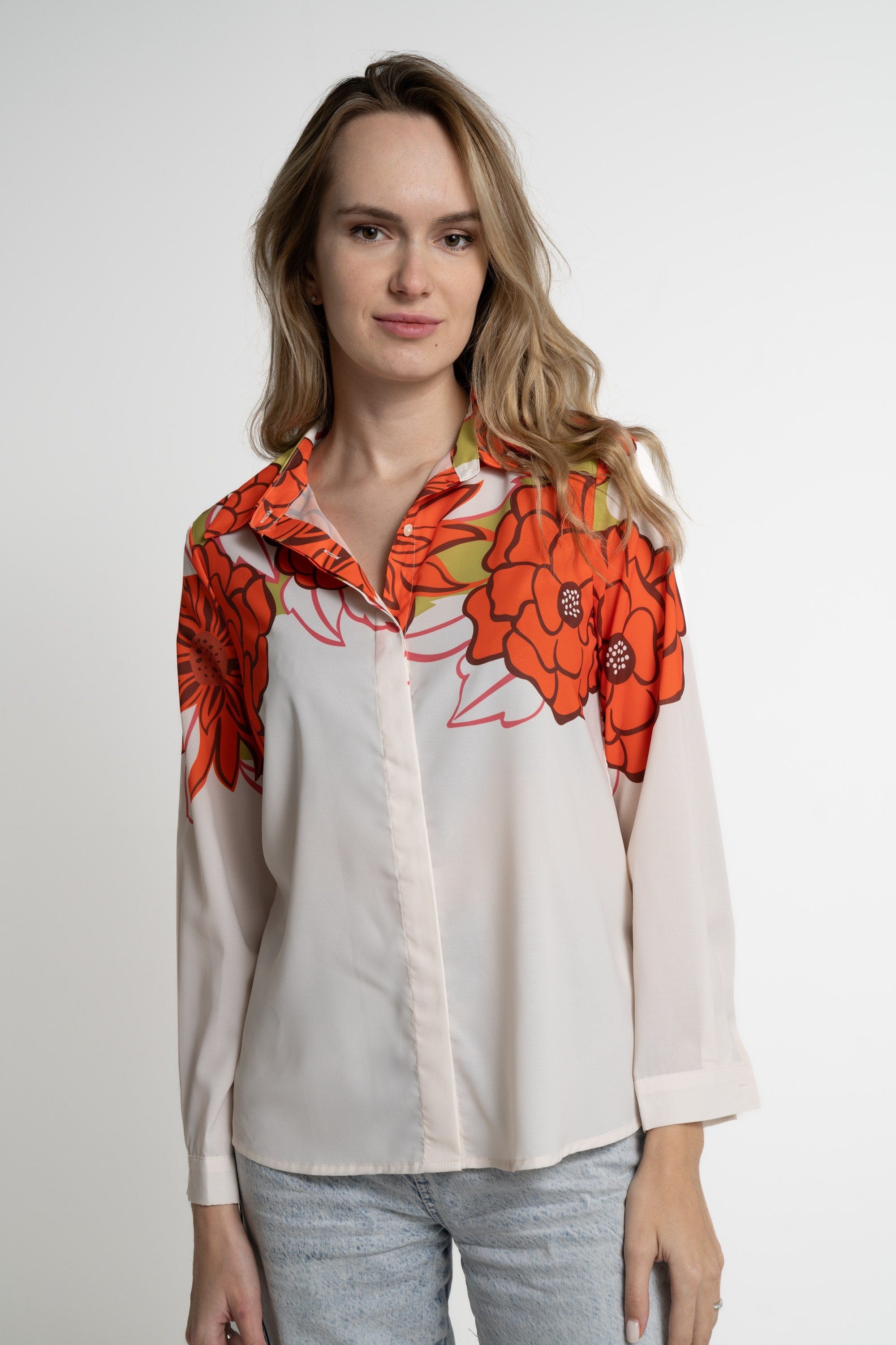 ميكا قميص بأكمام طويلة مزين بالأكتاف نسائي بيج