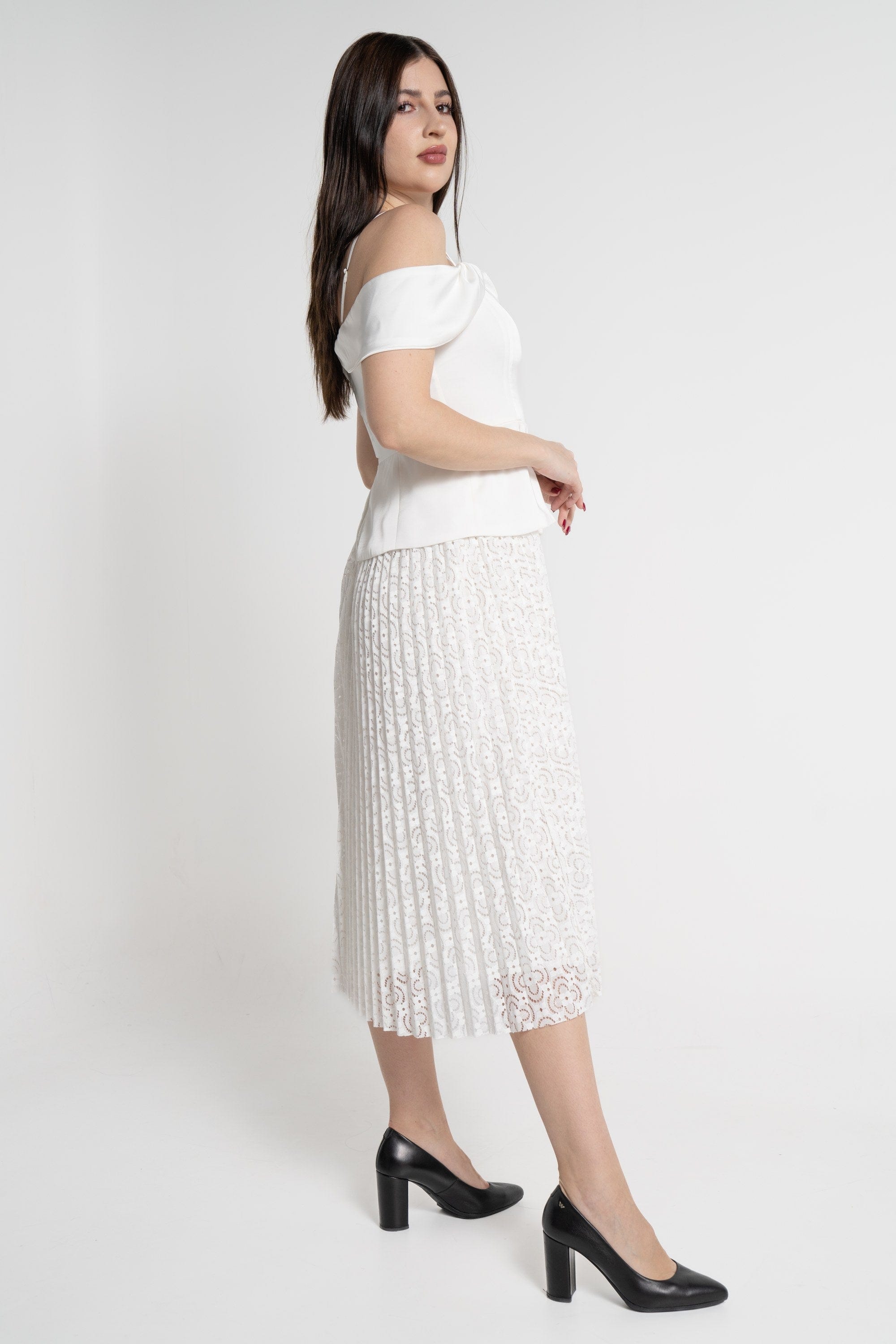 ميكا فستان ميدي بدون أكمام أوف شولدر لامع