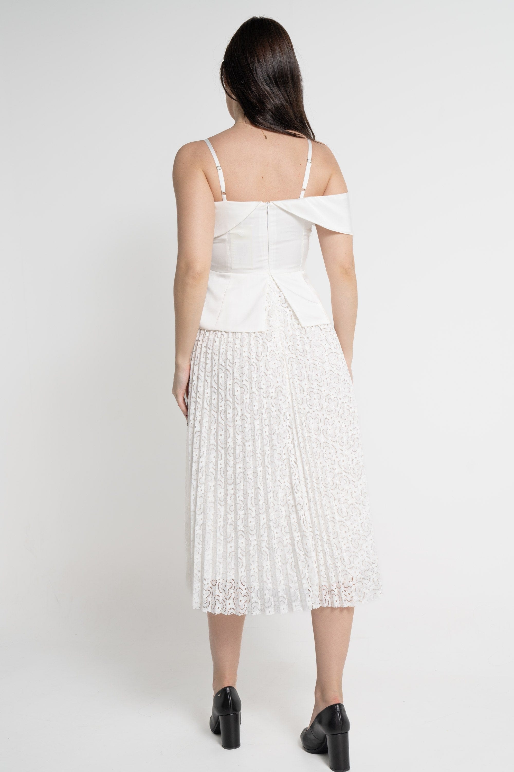 ميكا فستان ميدي بدون أكمام أوف شولدر لامع