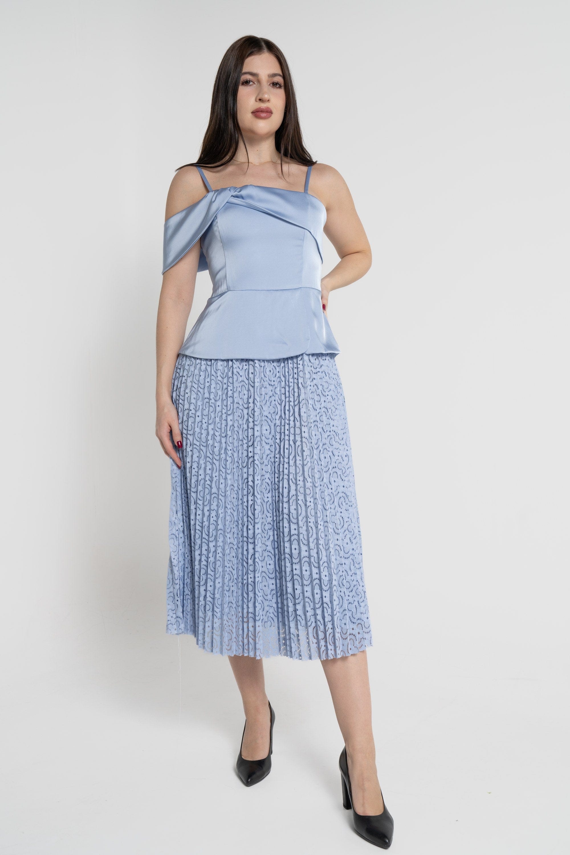 ميكا فستان ميدي بدون أكمام أوف شولدر لامع