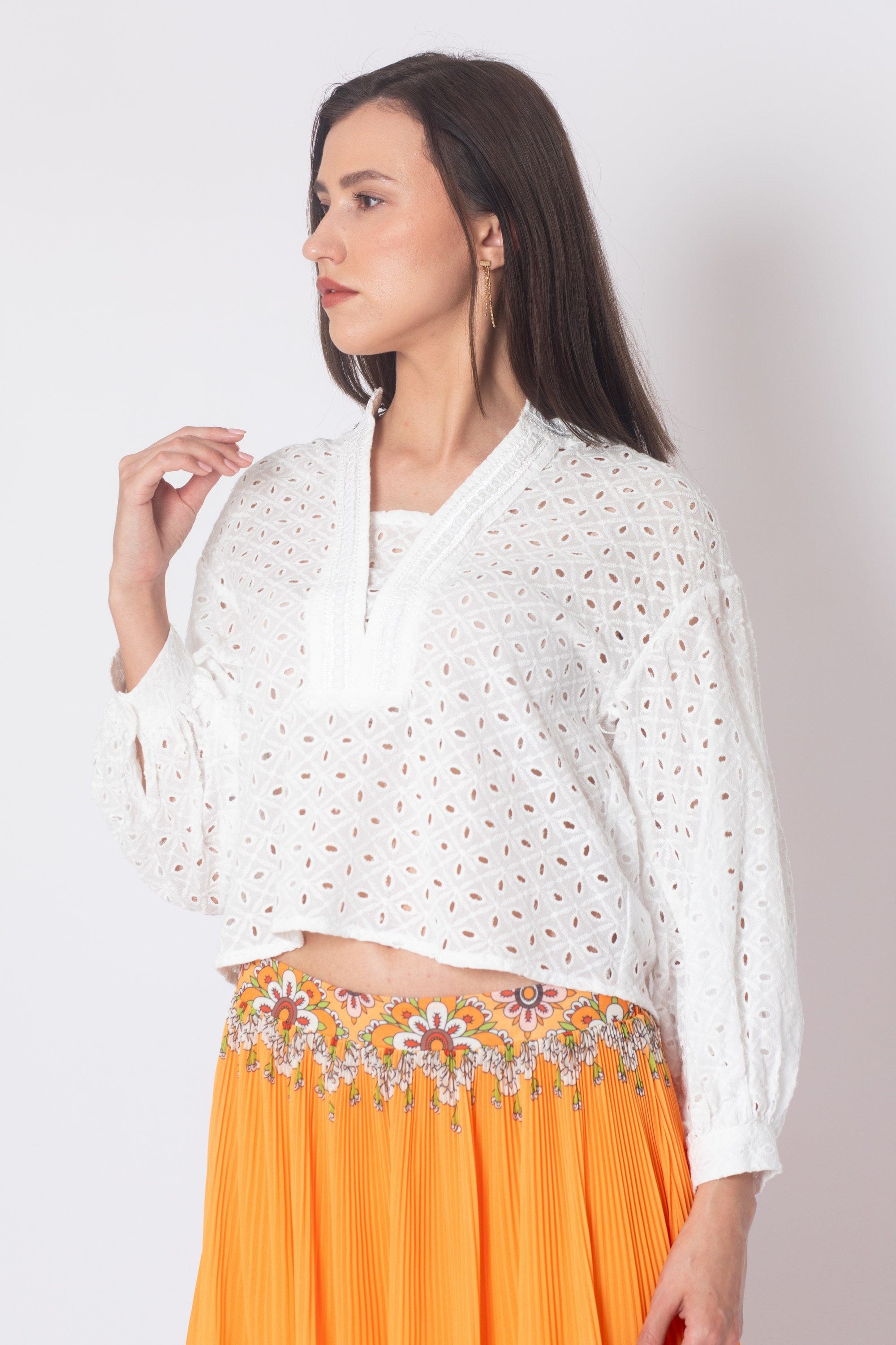 ميكا بلوزة بأكمام طويلة نسائية قصيرة مخرمة