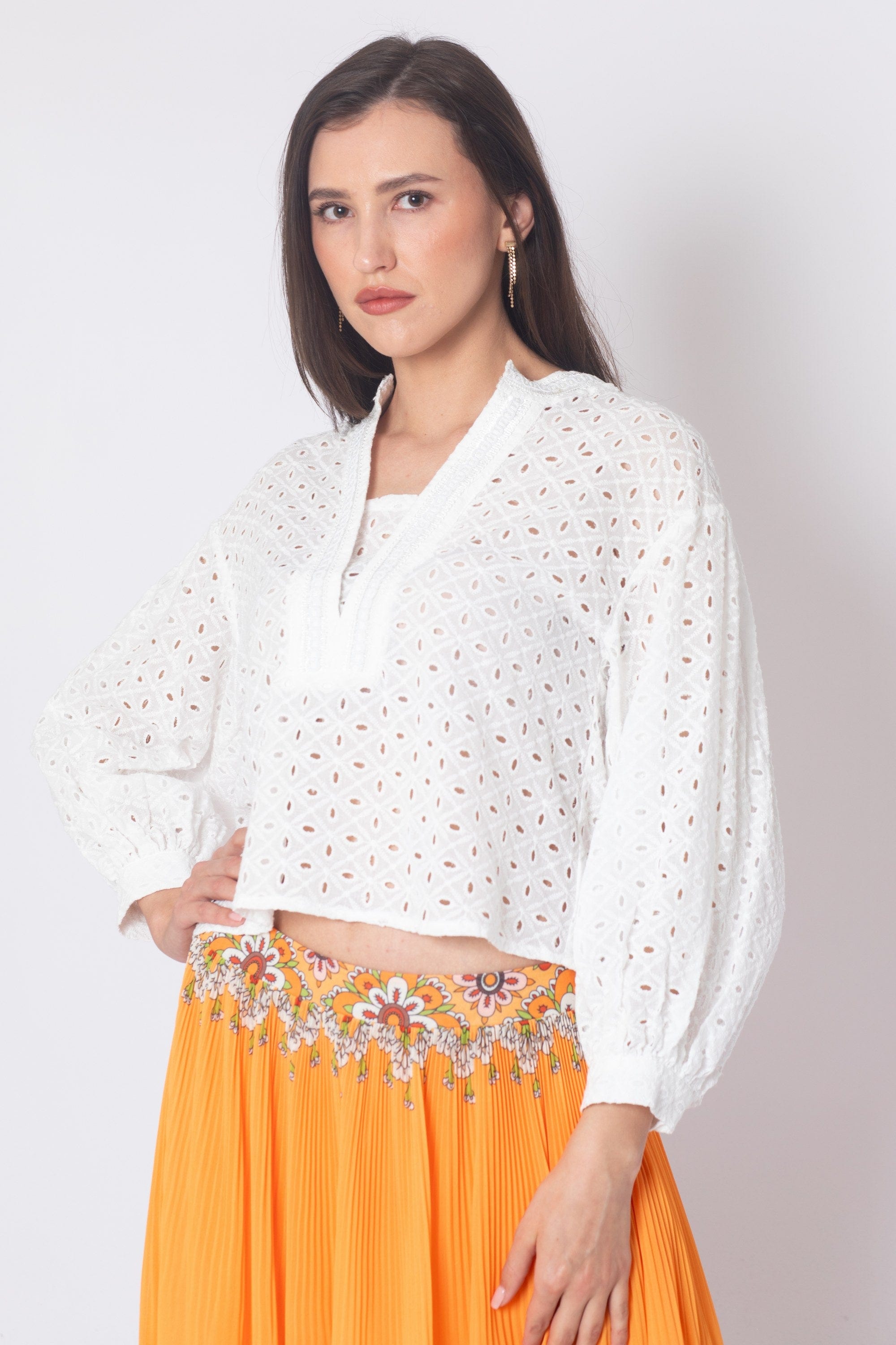 ميكا بلوزة بأكمام طويلة نسائية قصيرة مخرمة