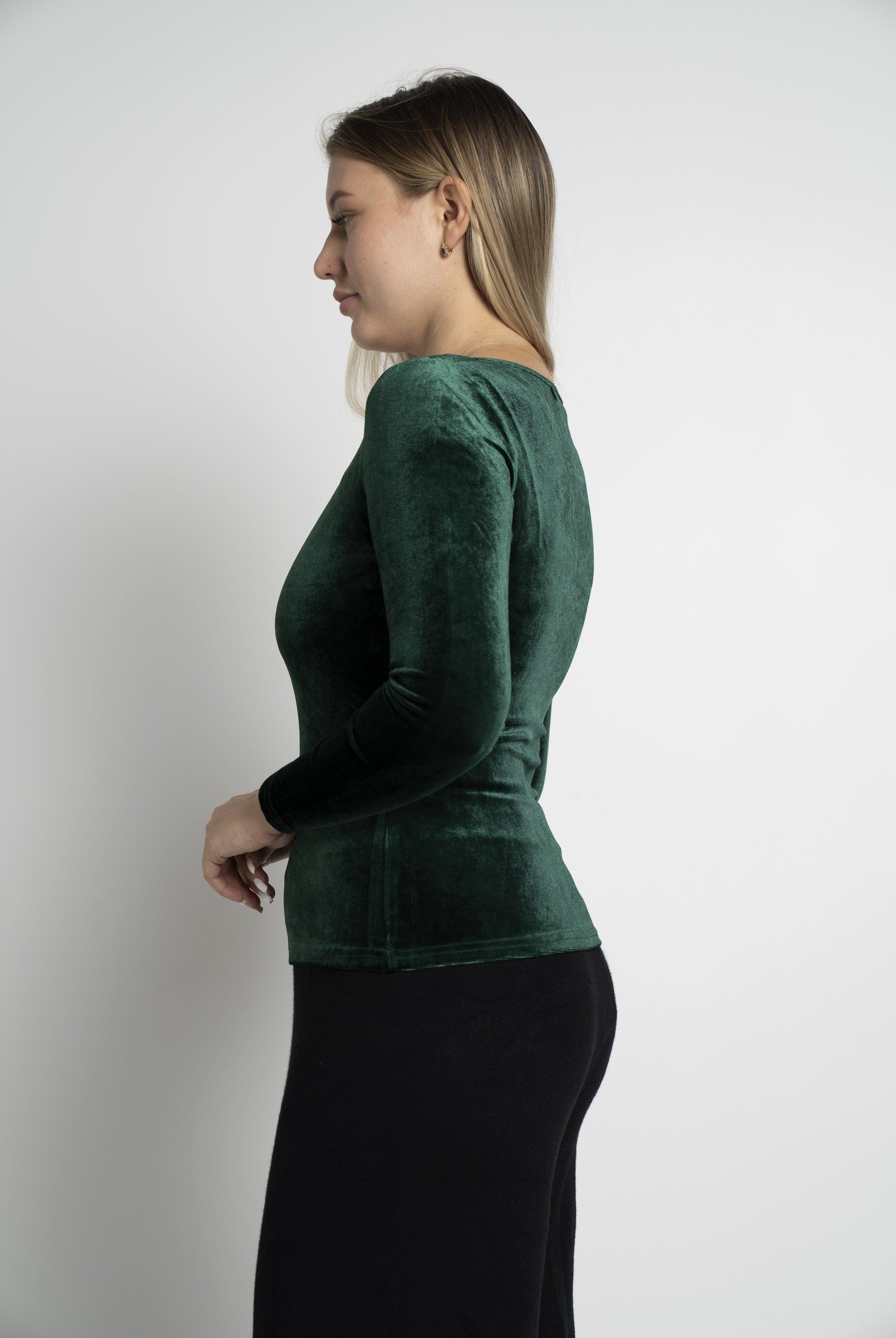 ميكا بلوزة بأكمام طويلة بخطوط من الجانبين