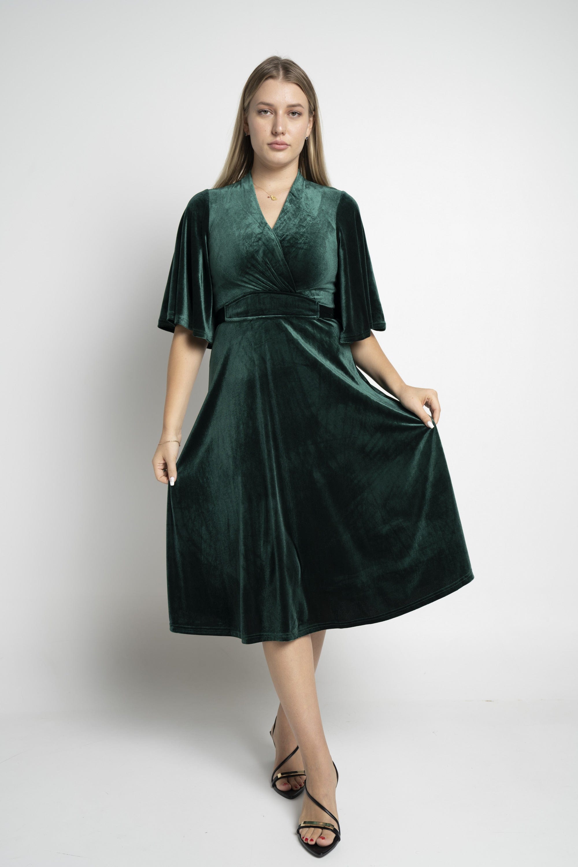 ميكا فستان ميدي بأكمام فراشة مخمل مزموم من الخصر