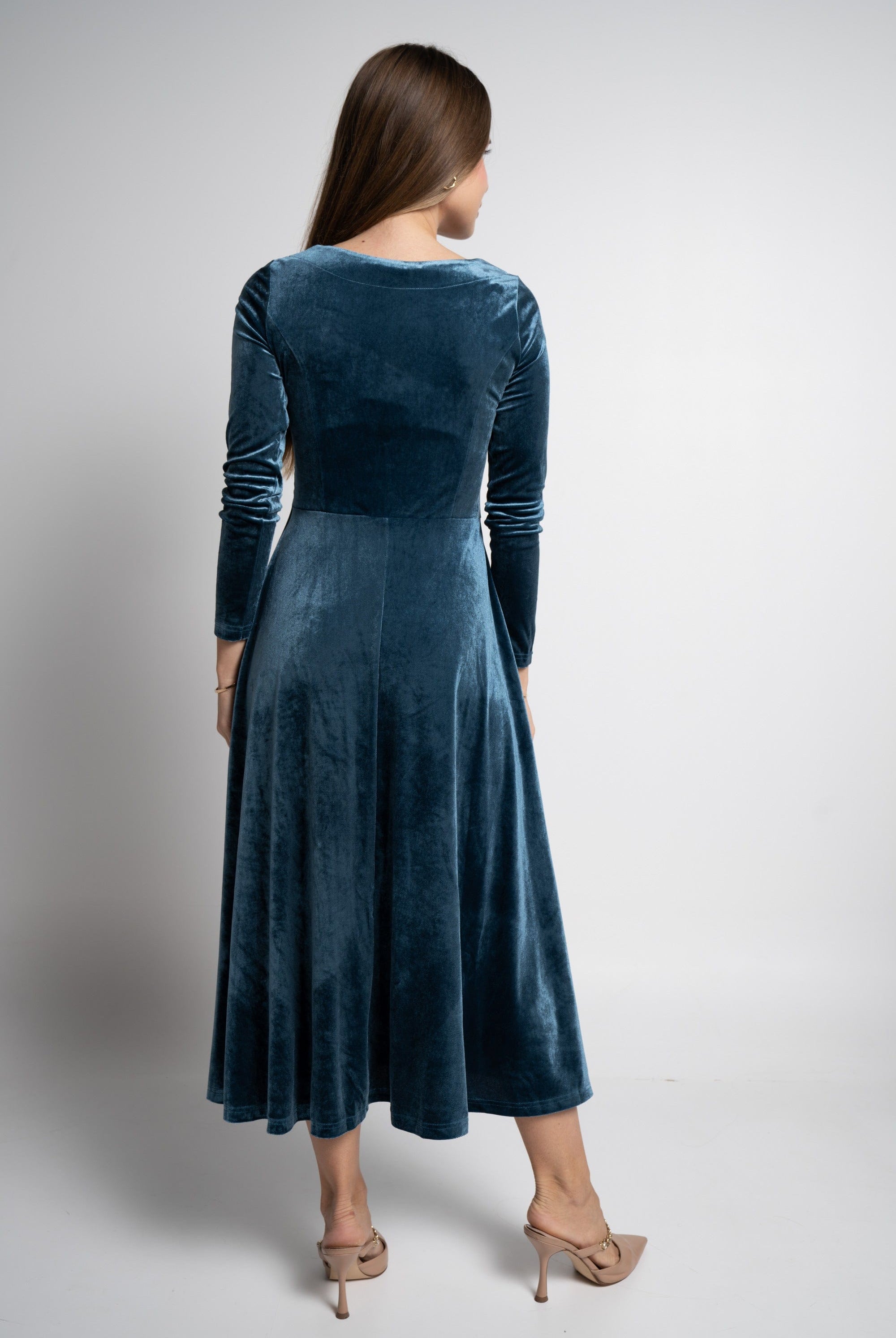 ميكا فستان نسائى سادة ميدى برقبة V كم طويل