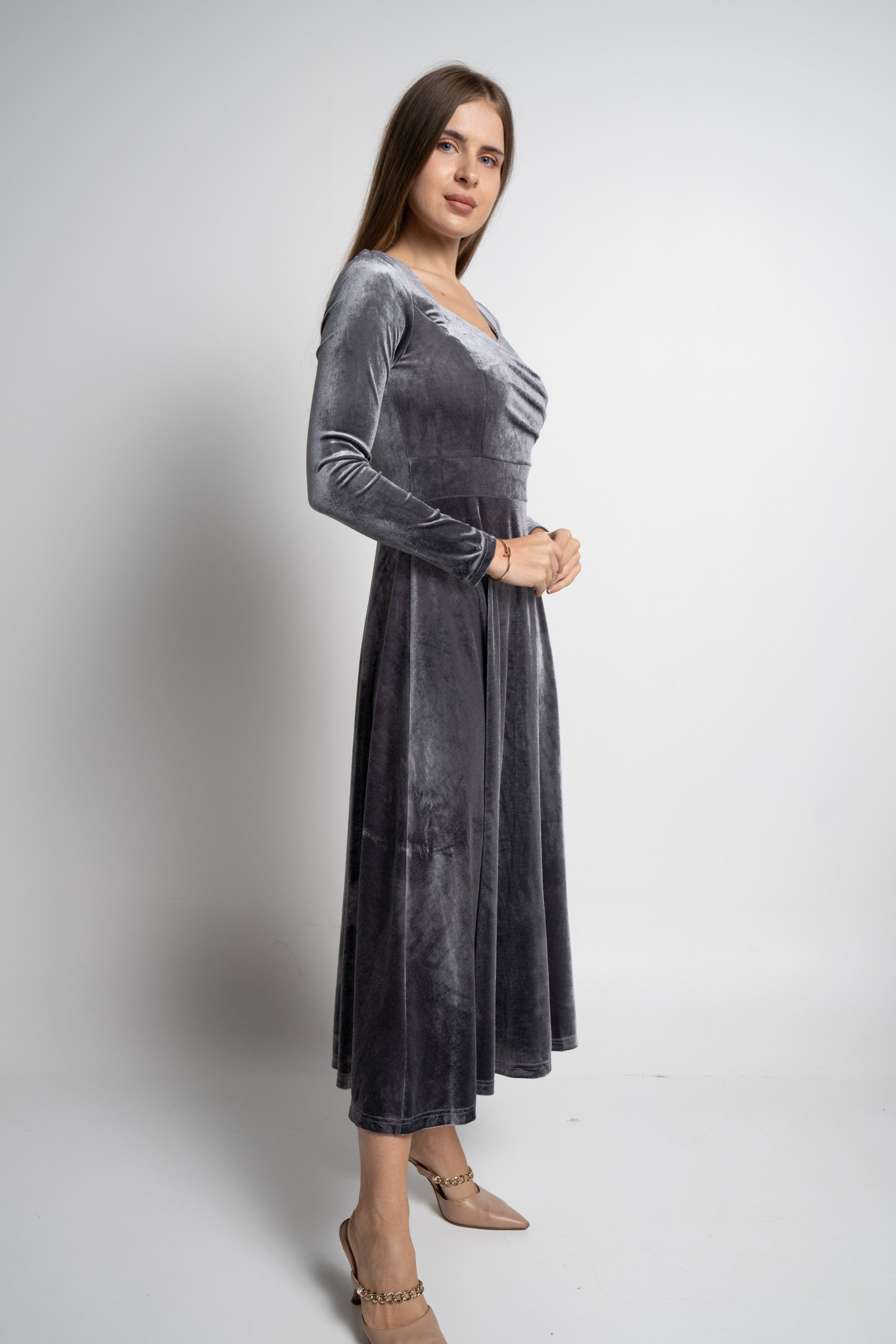 ميكا فستان نسائى سادة ميدى برقبة V كم طويل