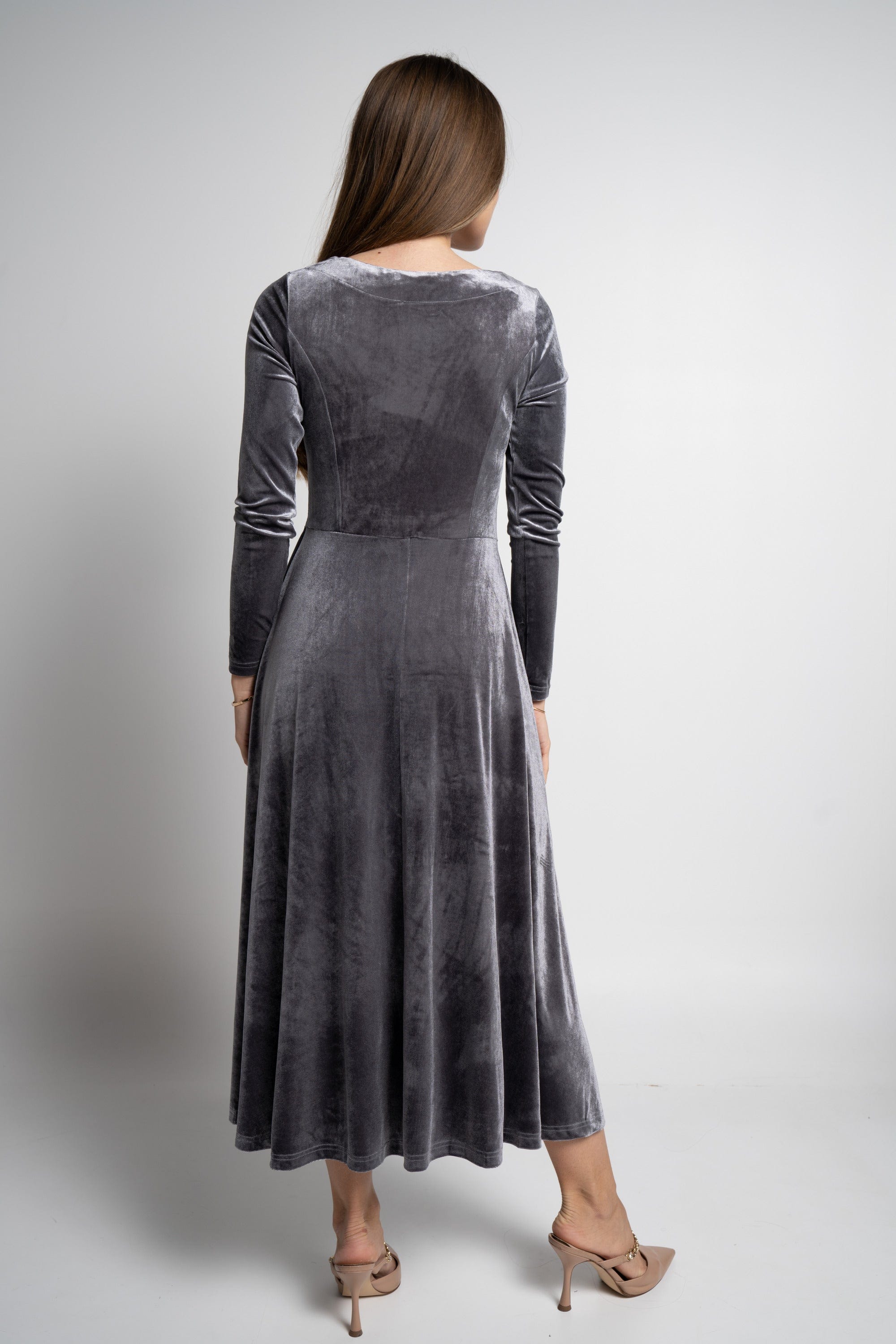 ميكا فستان نسائى سادة ميدى برقبة V كم طويل