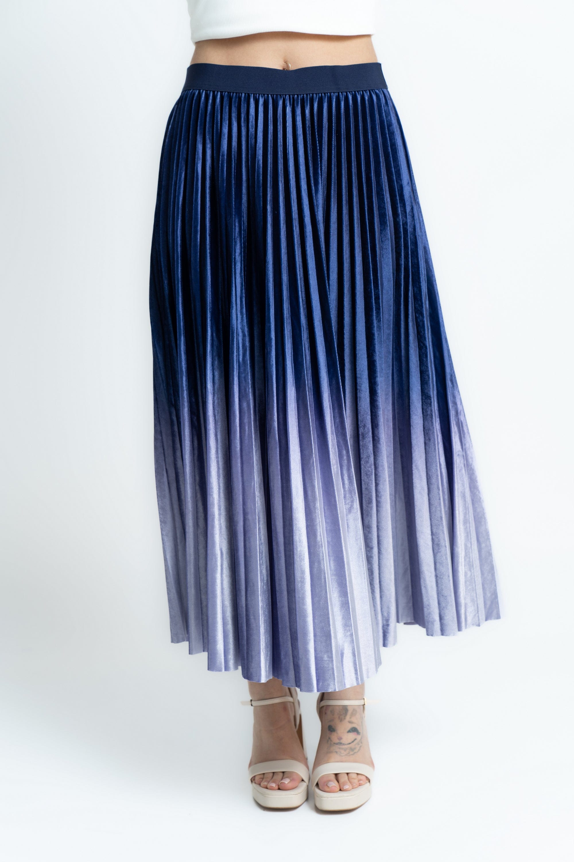 ميكا تنورة ميدي بكسرات نسائي سادة