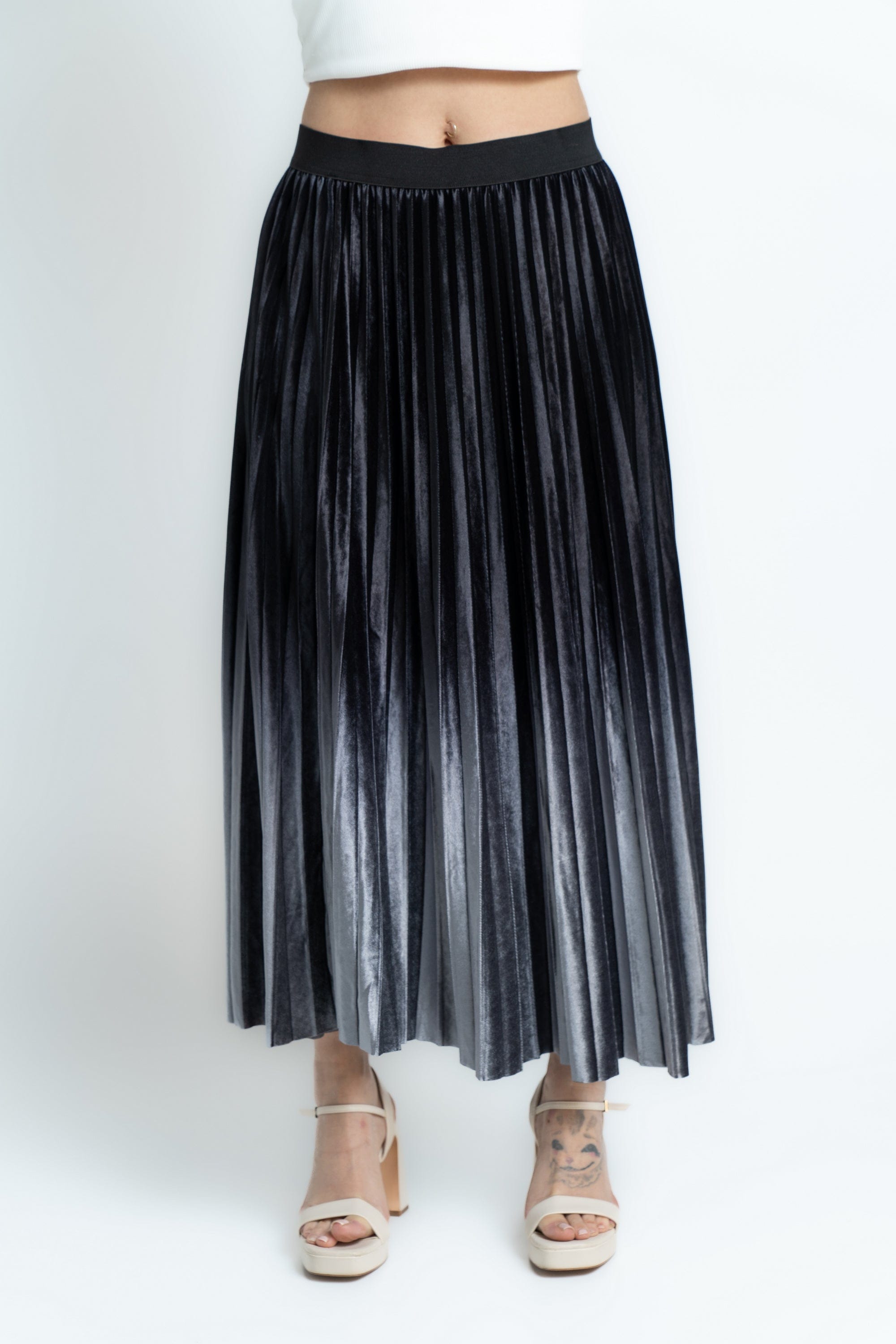 ميكا تنورة ميدي بكسرات نسائي سادة