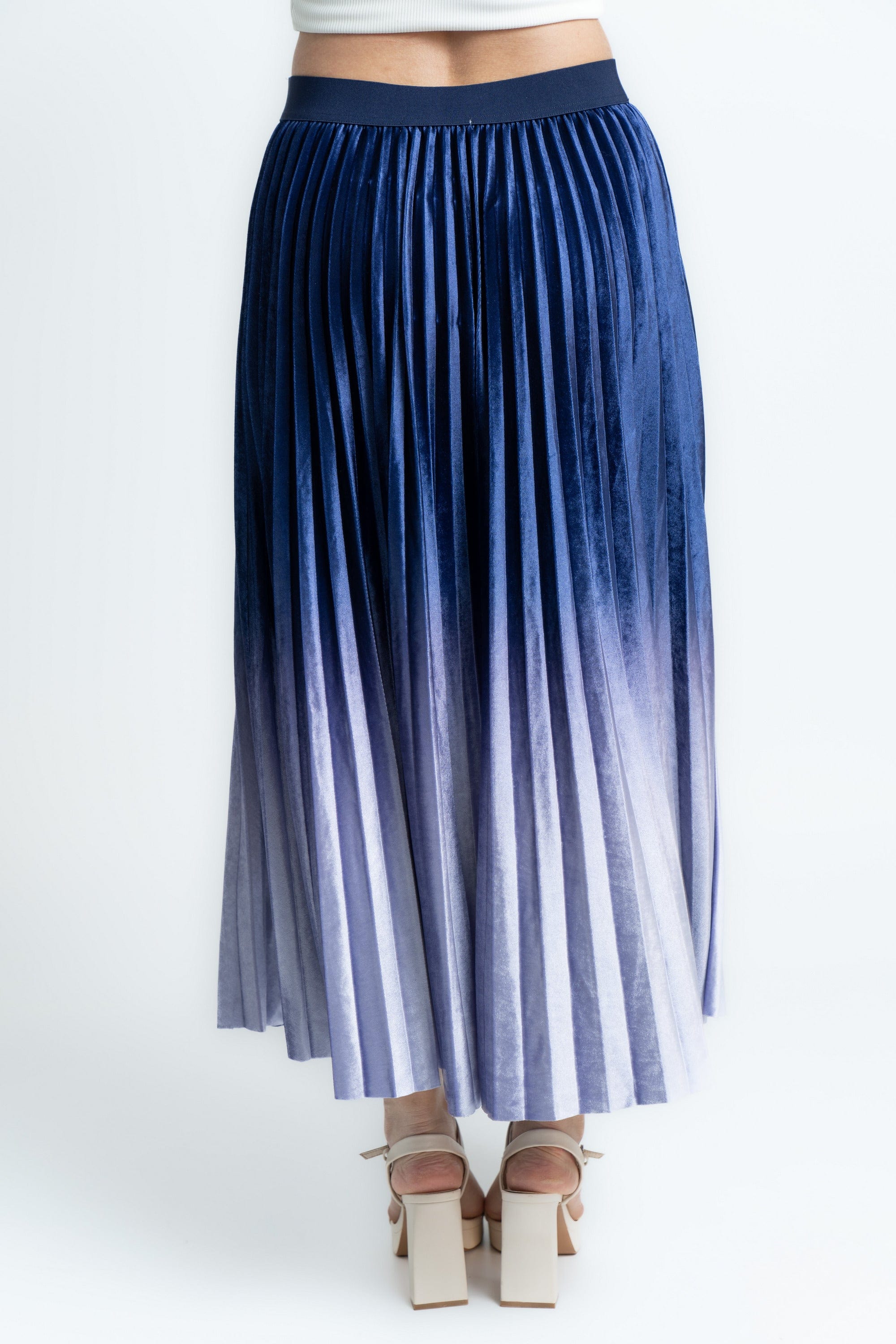 ميكا تنورة ميدي بكسرات نسائي سادة