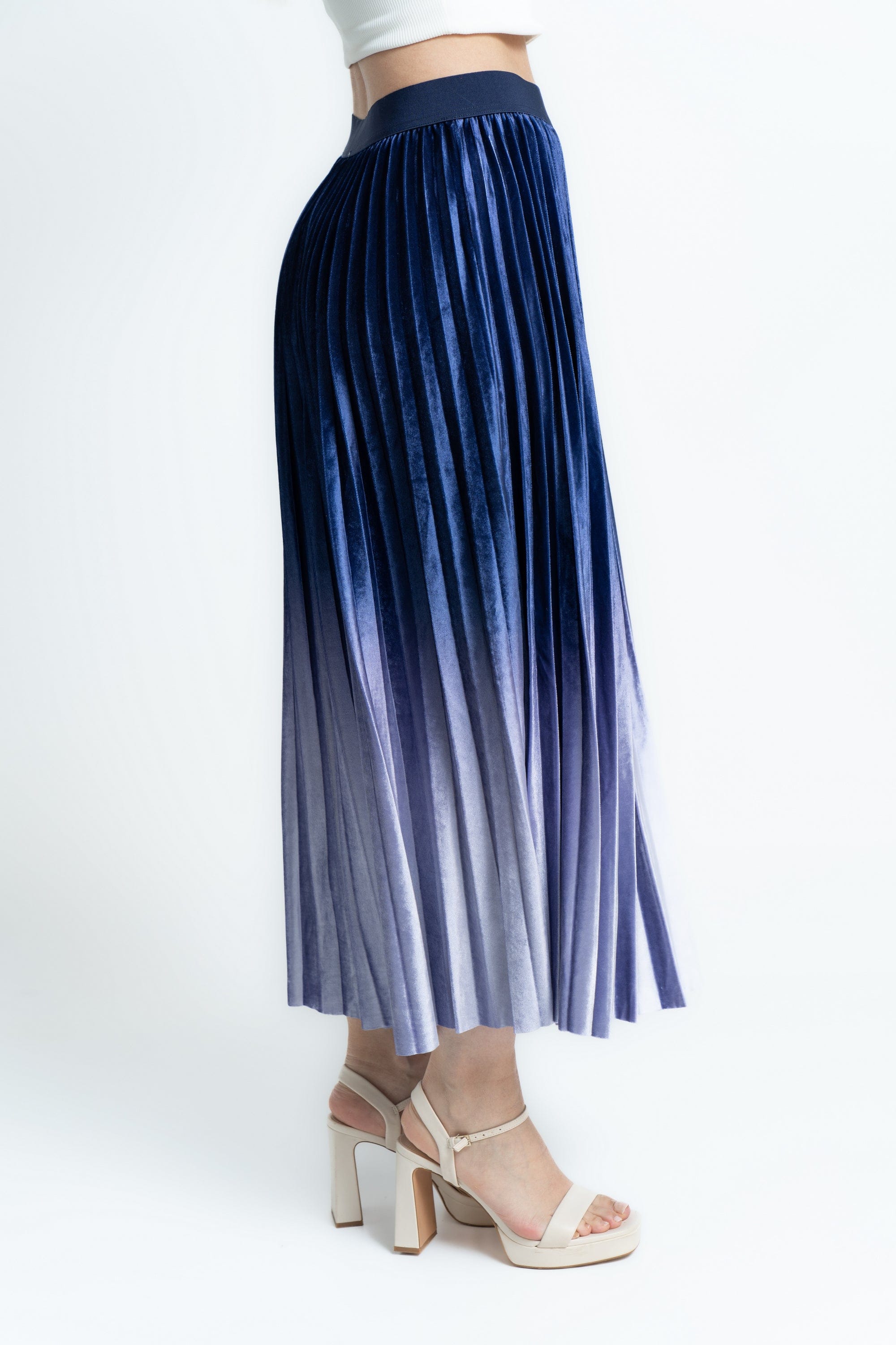 ميكا تنورة ميدي بكسرات نسائي سادة