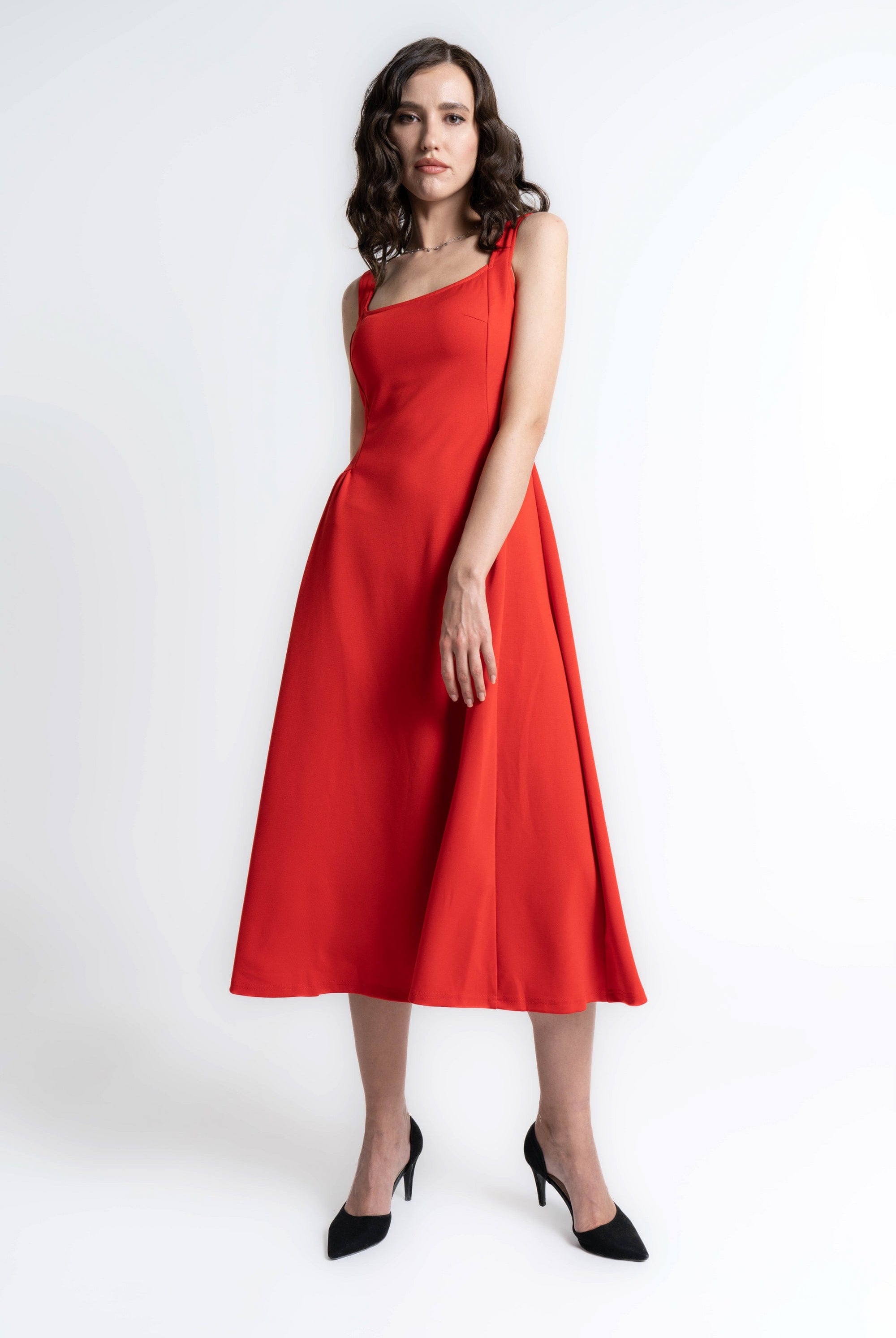 ميكا فستان ميدي بدون أكمام سادة بحمالات عريضة أحمر