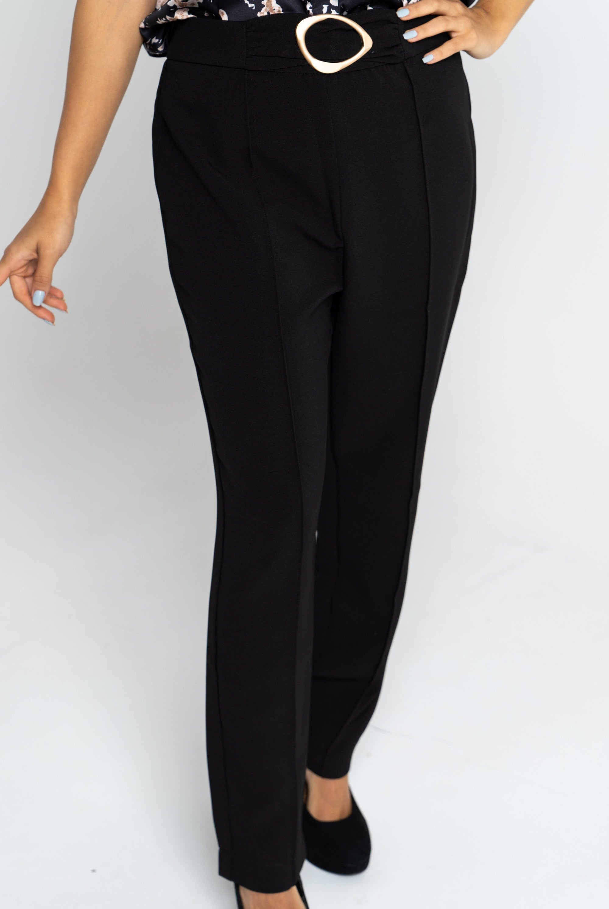 نتشي بنطلون 3/4 سادة مع حلقة معدنية نسائي