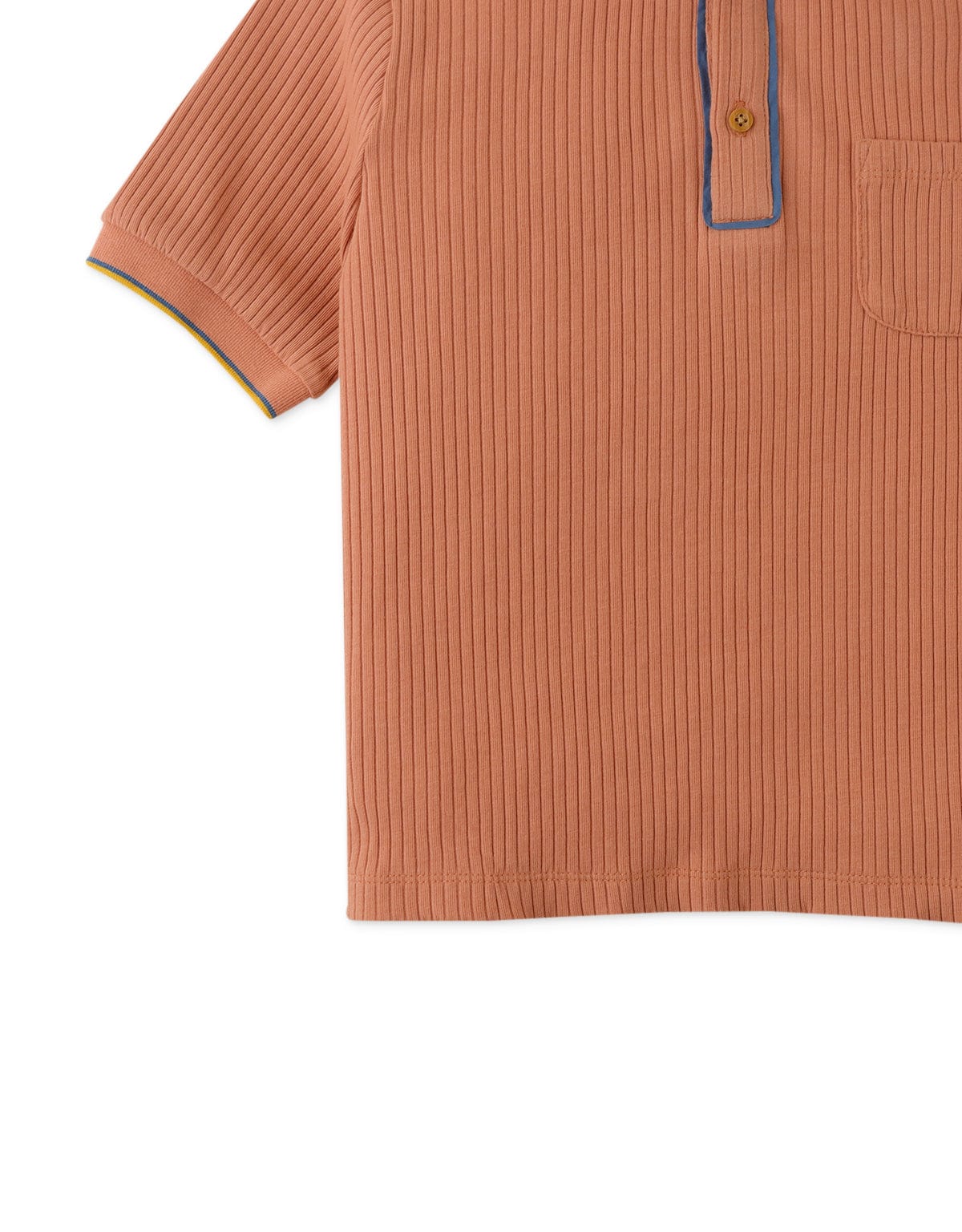 جينجرسنابس تيشيرت ولادي بولو مضلع بجيب أمامي نص كم بني