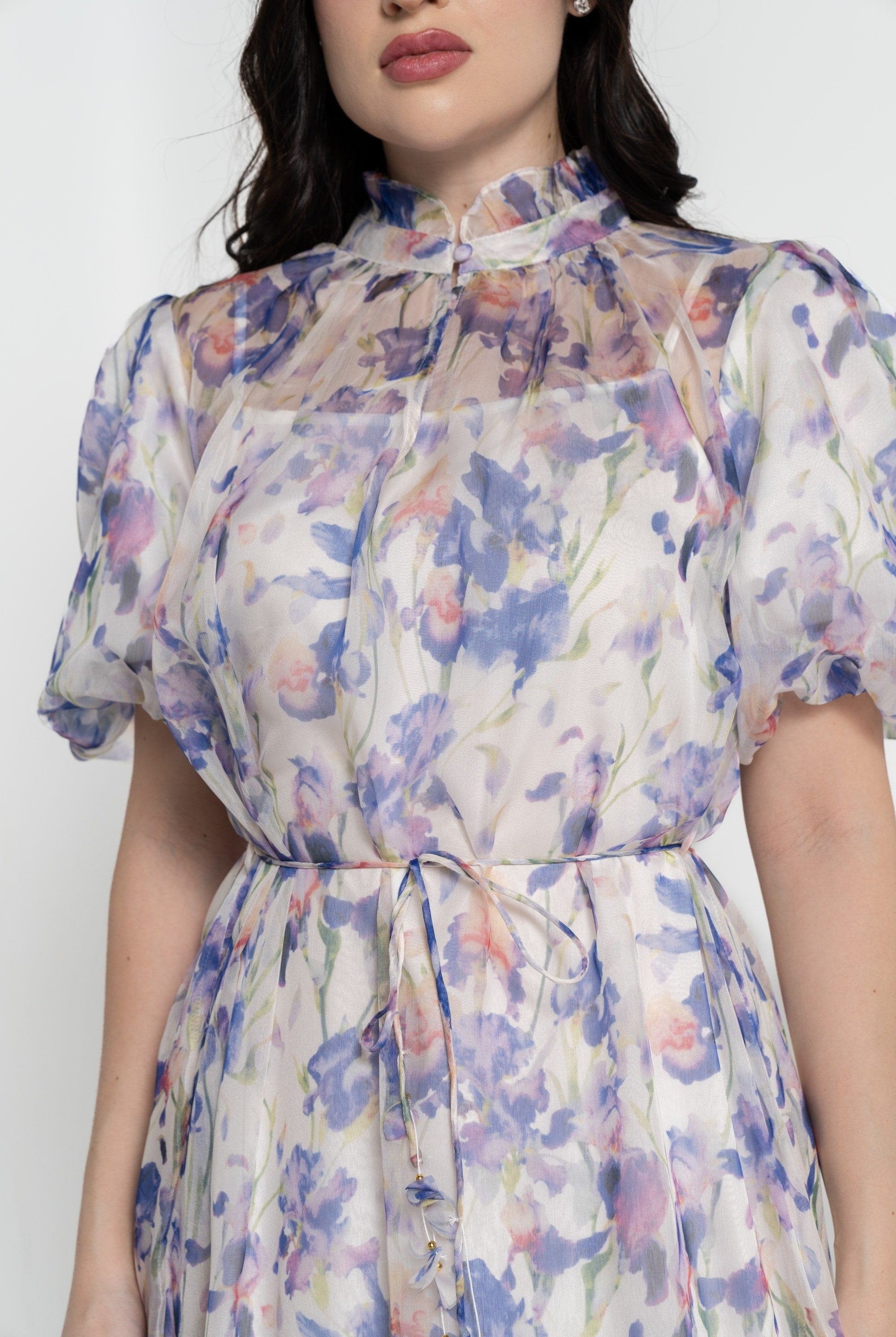 نتشي فستان ماكسي بأكمام قصيرة مشجر بكرانيش أرجواني