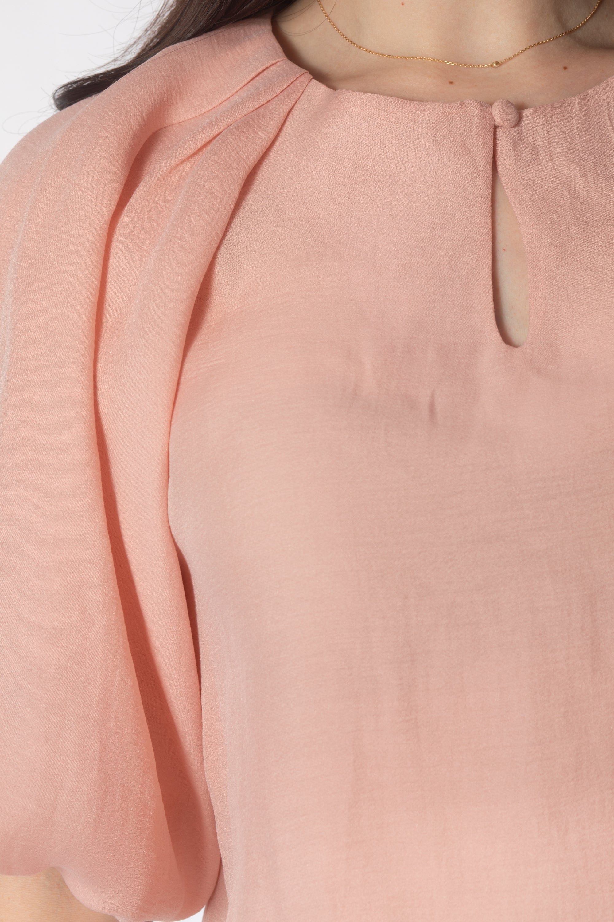 نتشي بلوزة بأكمام 3/4 سادة بف نسائي