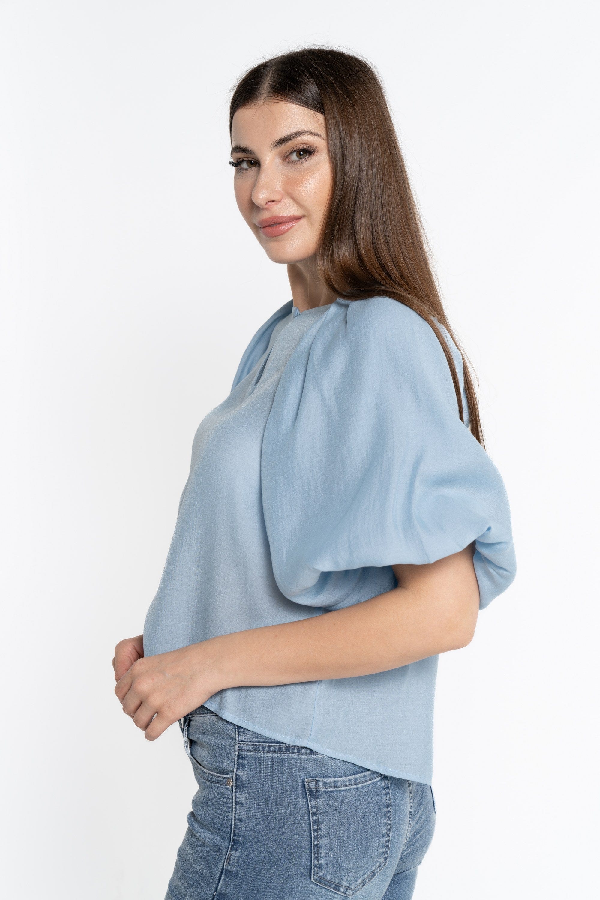 نتشي بلوزة بأكمام 3/4 سادة بف نسائي