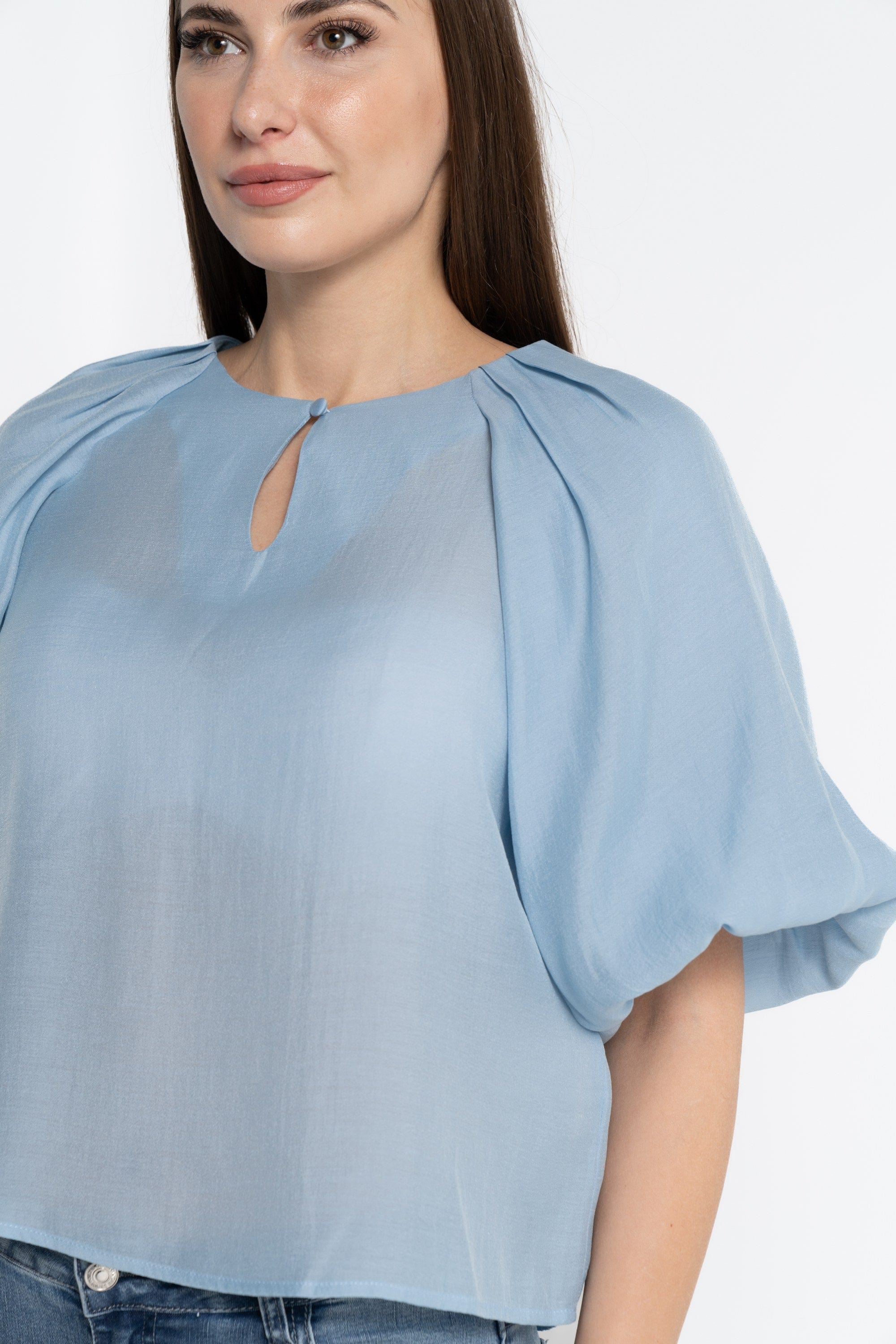 نتشي بلوزة بأكمام 3/4 سادة بف نسائي