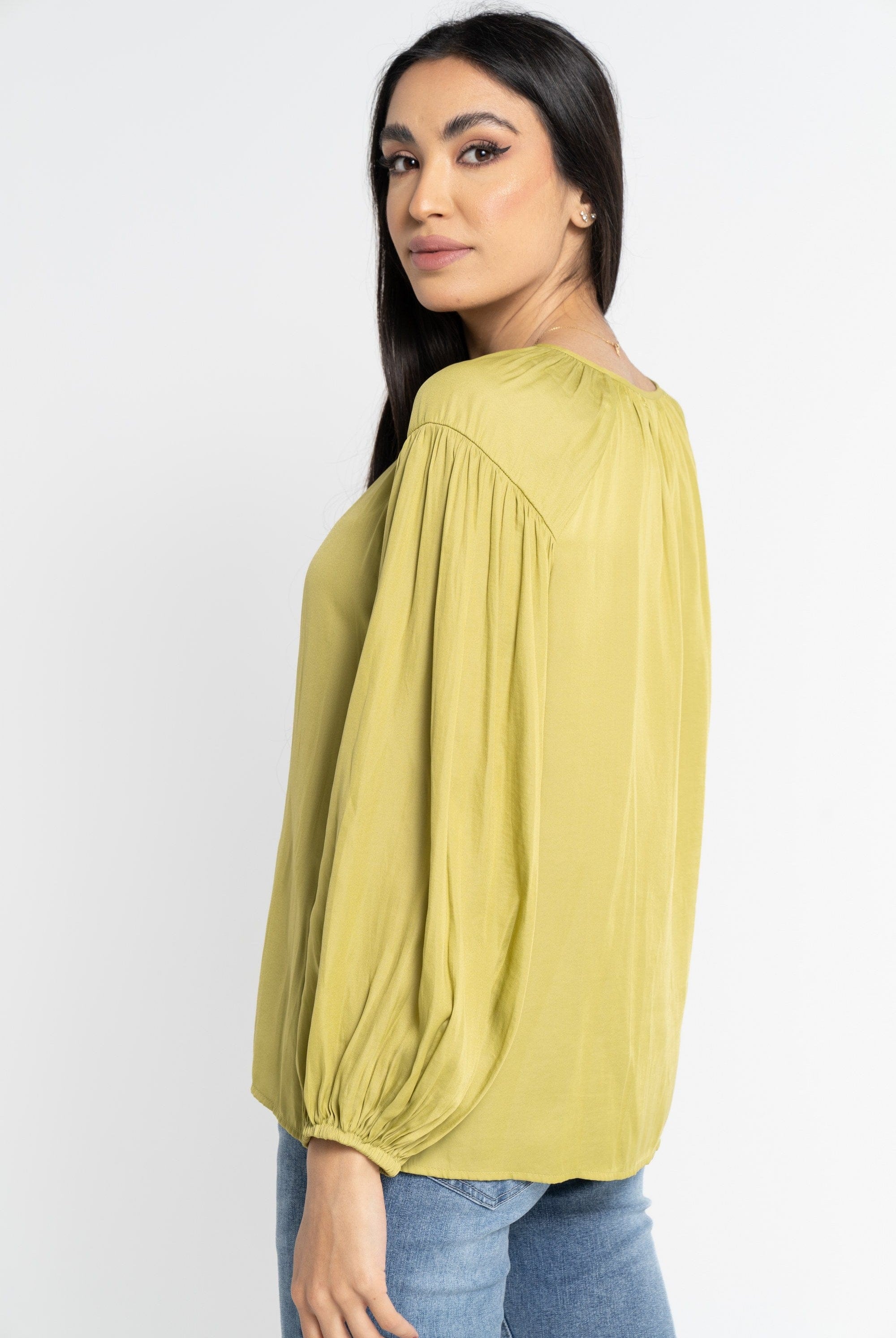 نتشي بلوزة بأكمام طويلة سادة بربطة بياقة دائرية نسائية