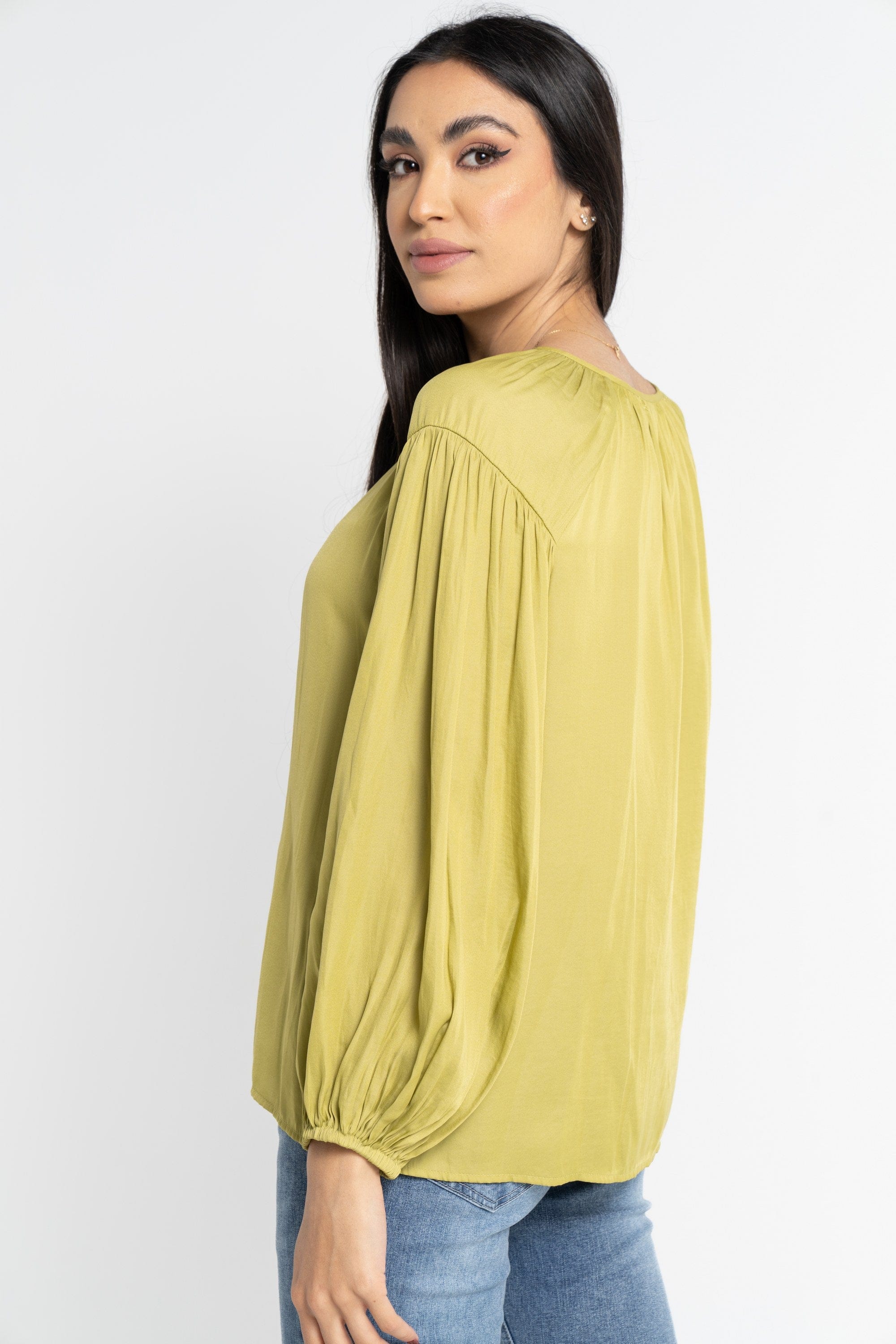 نتشي بلوزة بأكمام طويلة سادة بربطة بياقة دائرية نسائية