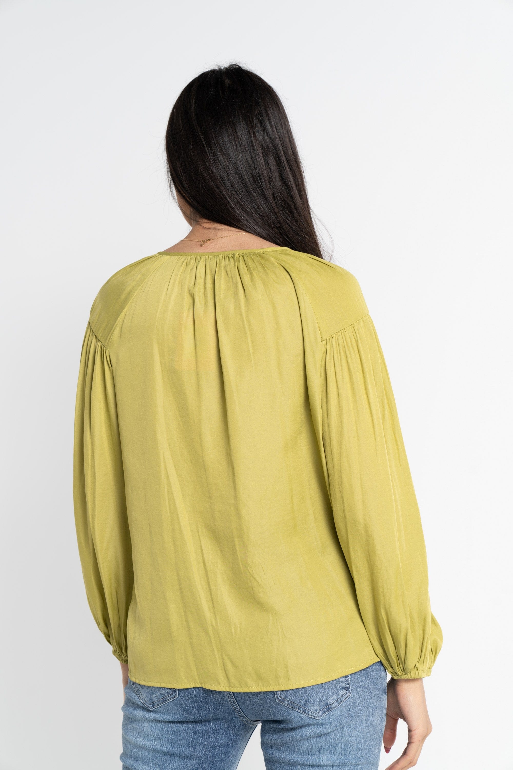 نتشي بلوزة بأكمام طويلة سادة بربطة بياقة دائرية نسائية