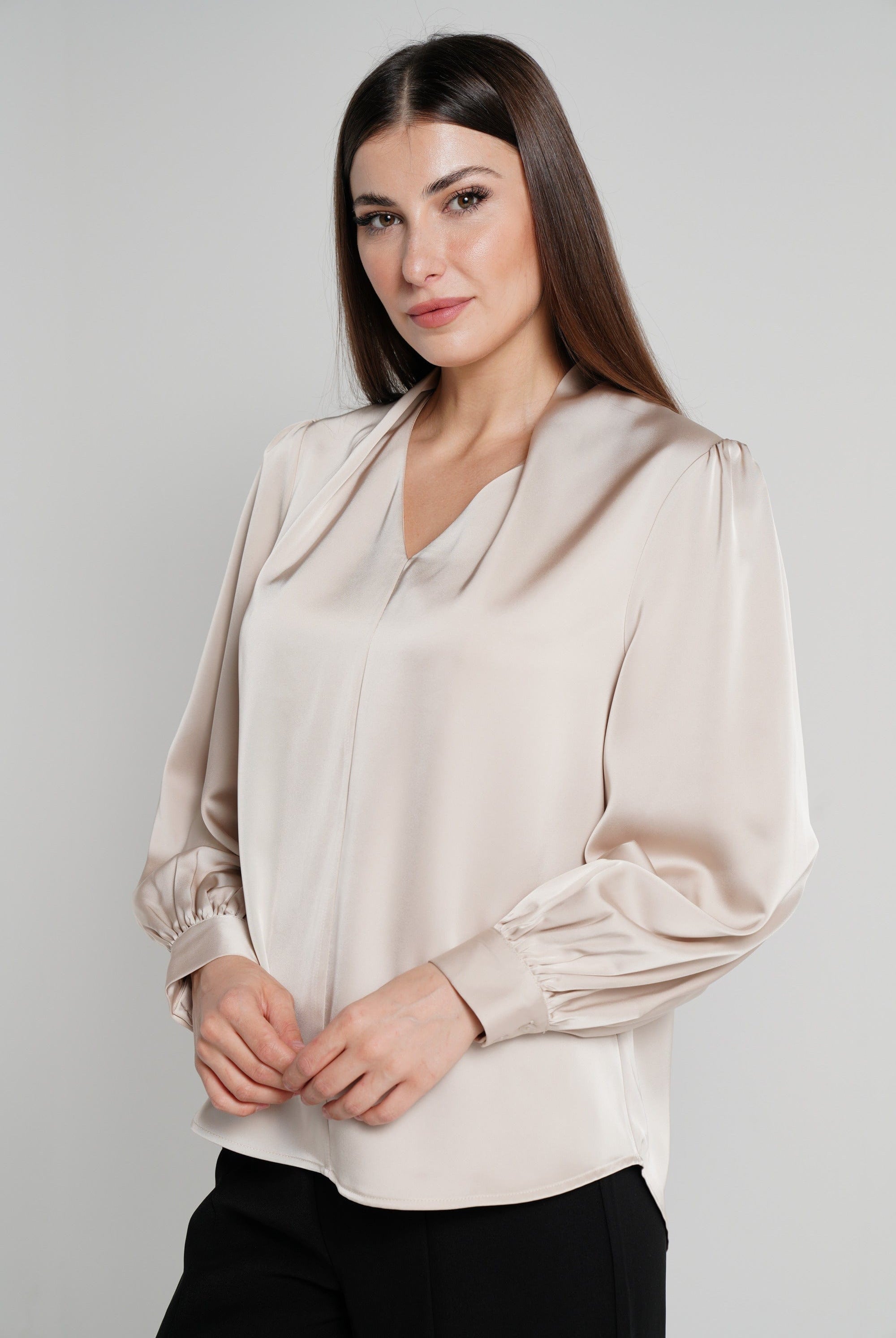 نتشي بلوزة طويلة سادة كم طويل بفتحة سبعة نسائي