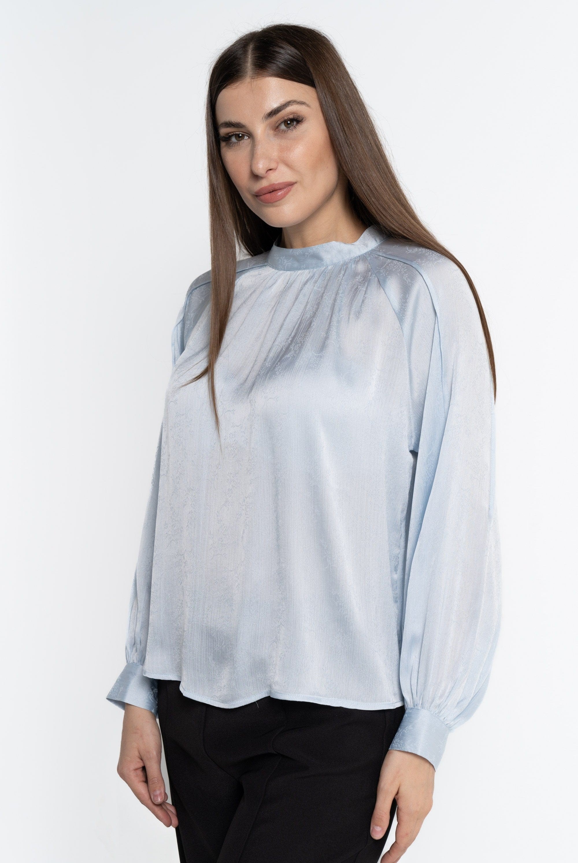 نتشي بلوزة طويلة بكسرات كم طويل كلاسيك نسائي