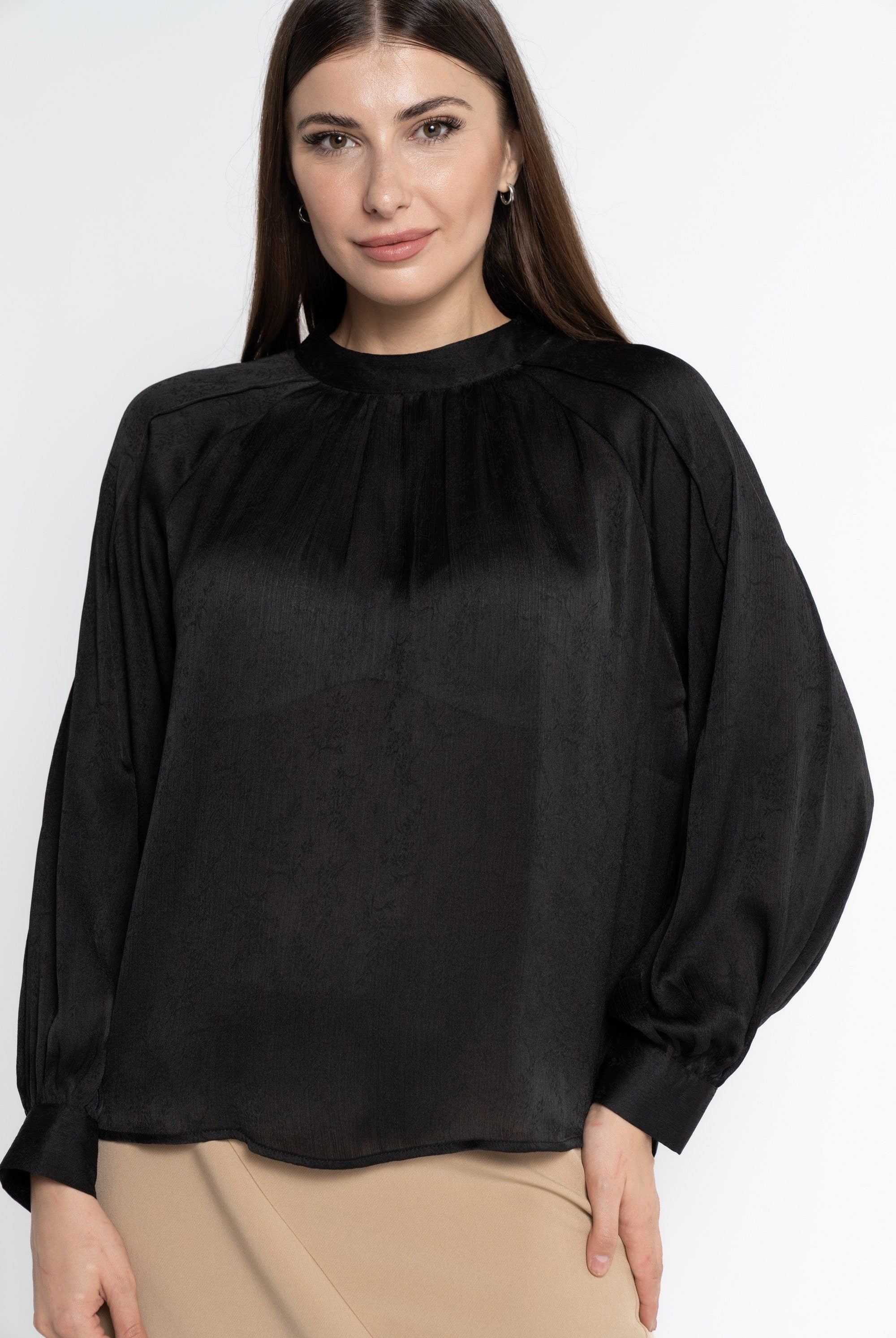 نتشي بلوزة طويلة بكسرات كم طويل كلاسيك نسائي