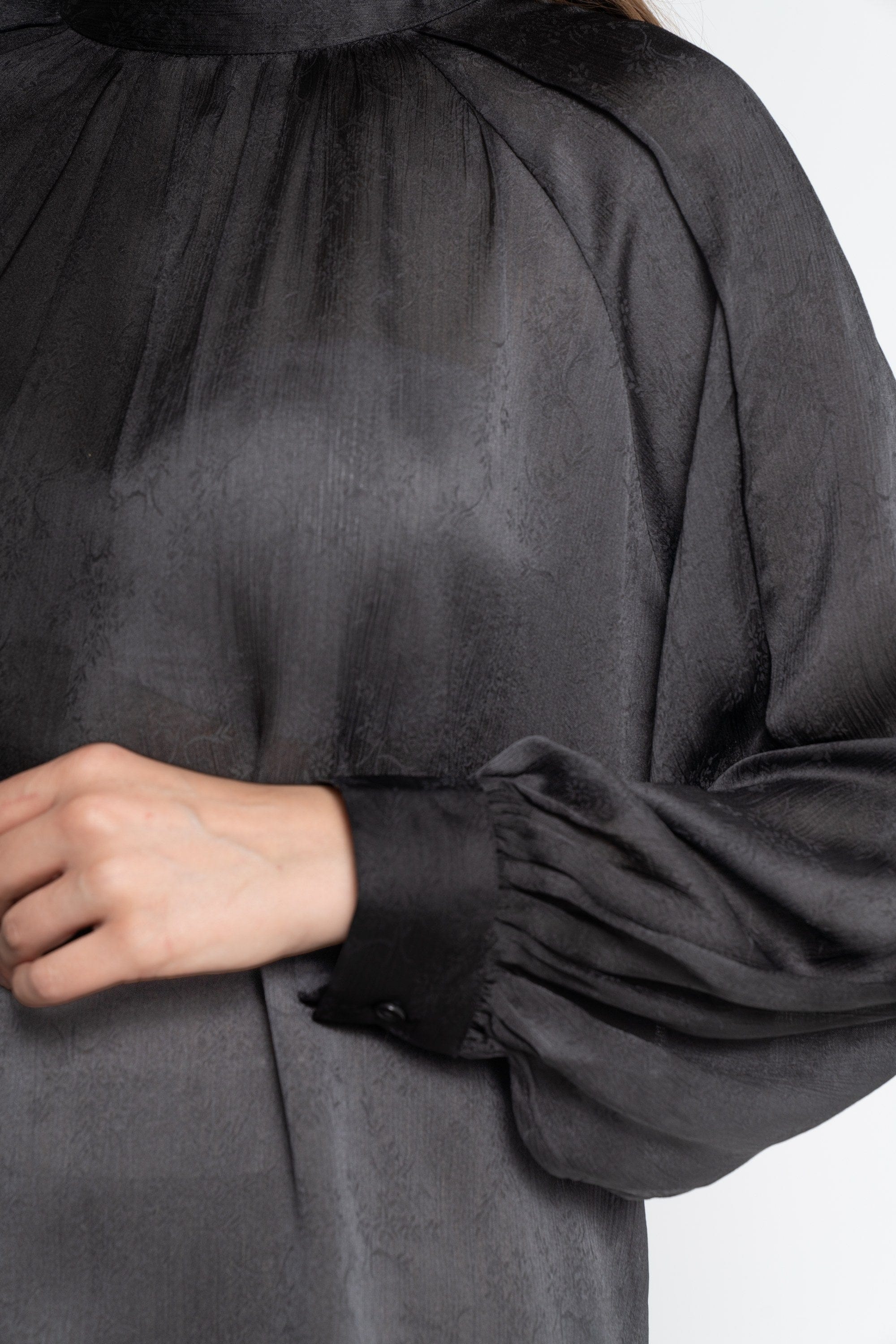 ูุชุดู ุจููุฒุฉ ุทูููุฉ ุจูุณุฑุงุช ูู
ุทููู ููุงุณูู ูุณุงุฆู