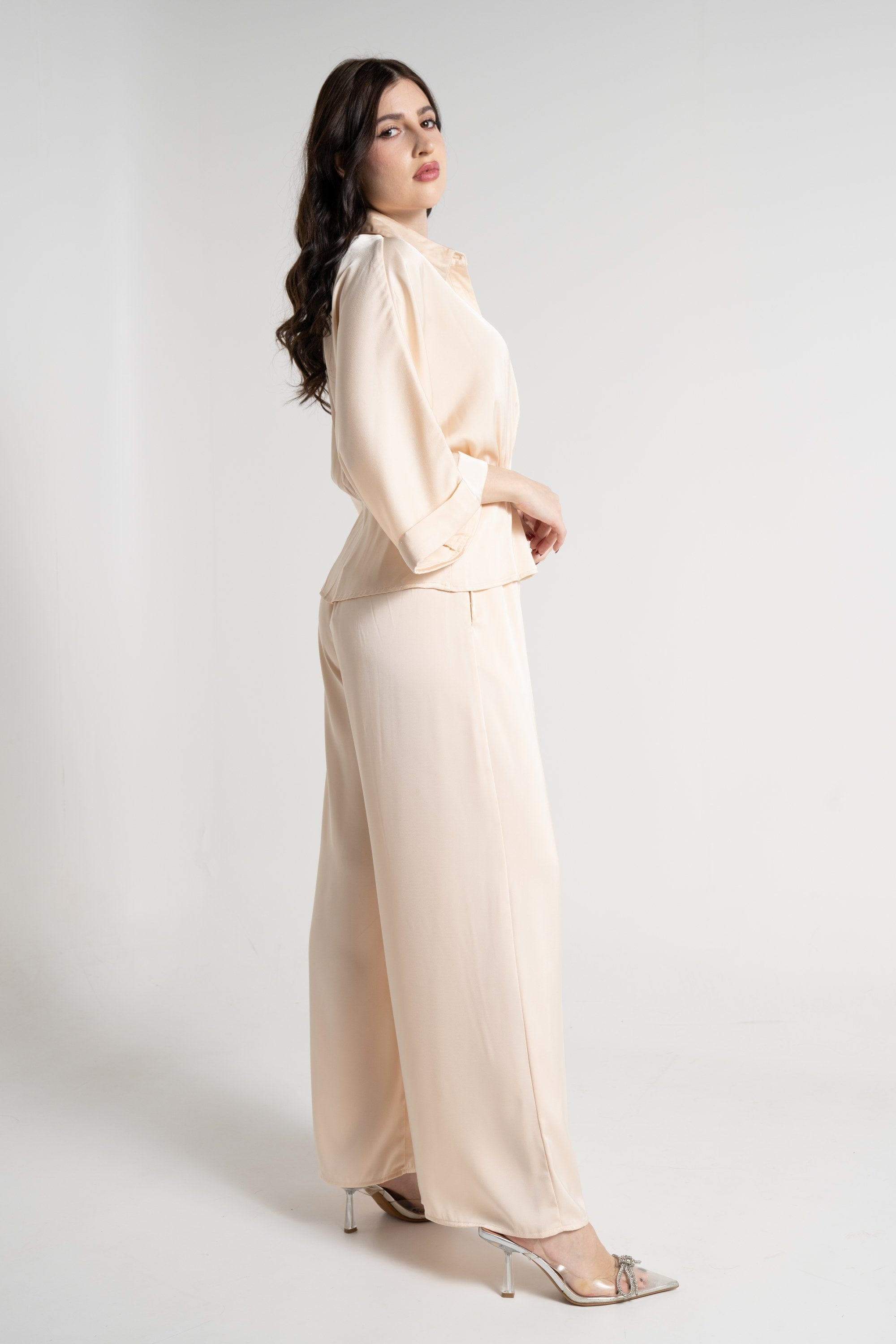 نتشي قميص بأكمام 3/4 سادة بأزرار أمامية نسائي