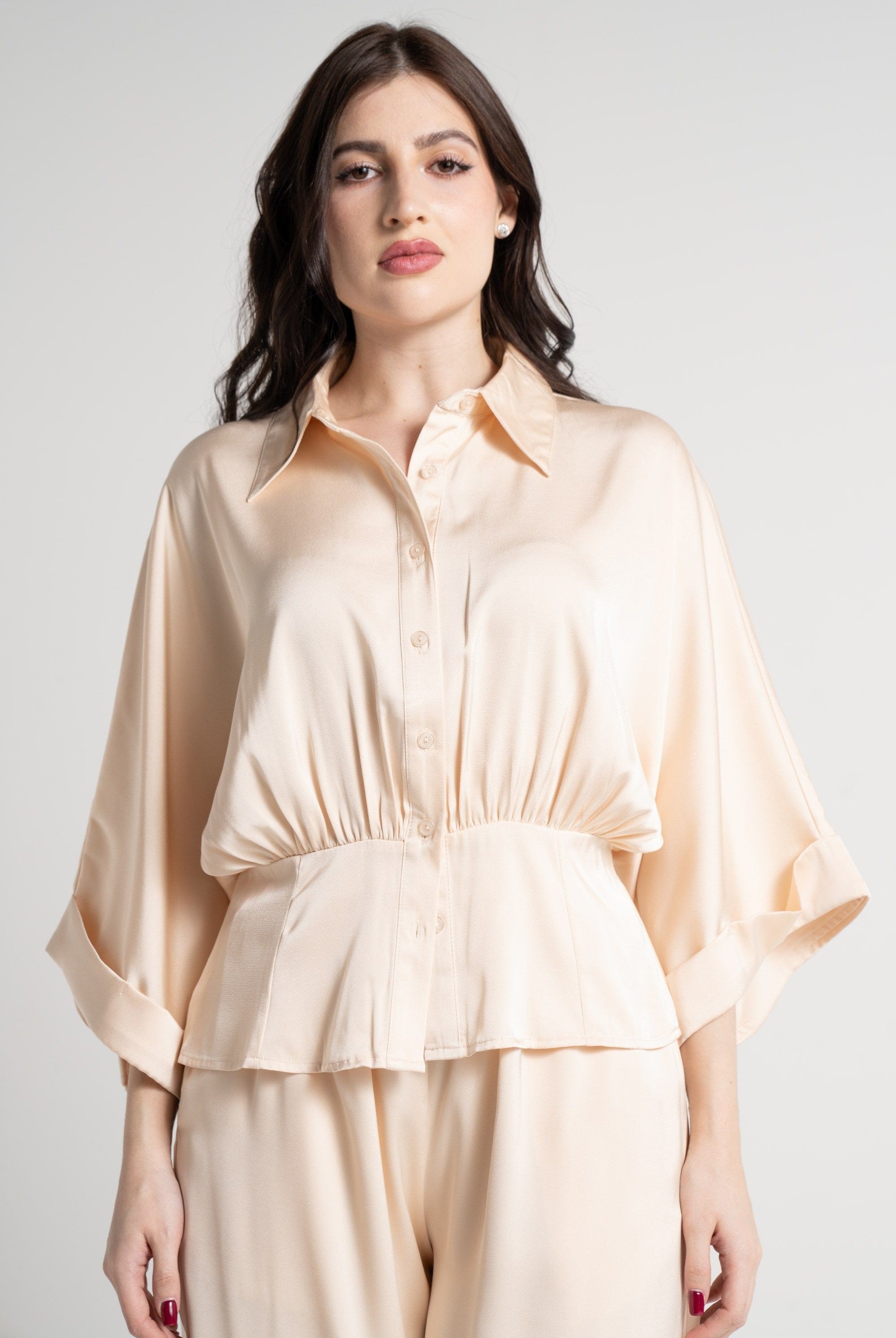 نتشي قميص بأكمام 3/4 سادة بأزرار أمامية نسائي