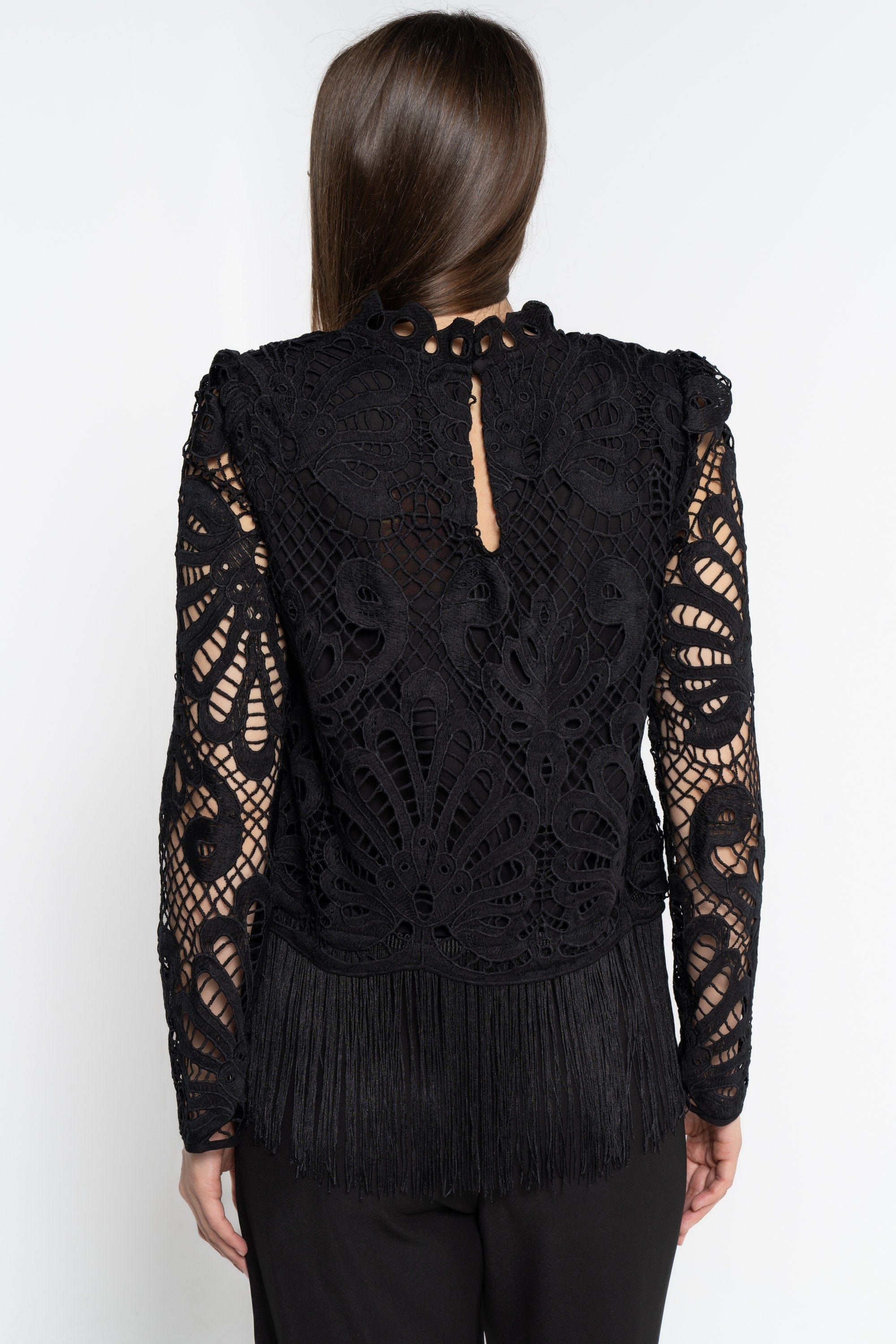 نتشي بلوزة بأكمام طويلة نسائية بتطريز مخرم