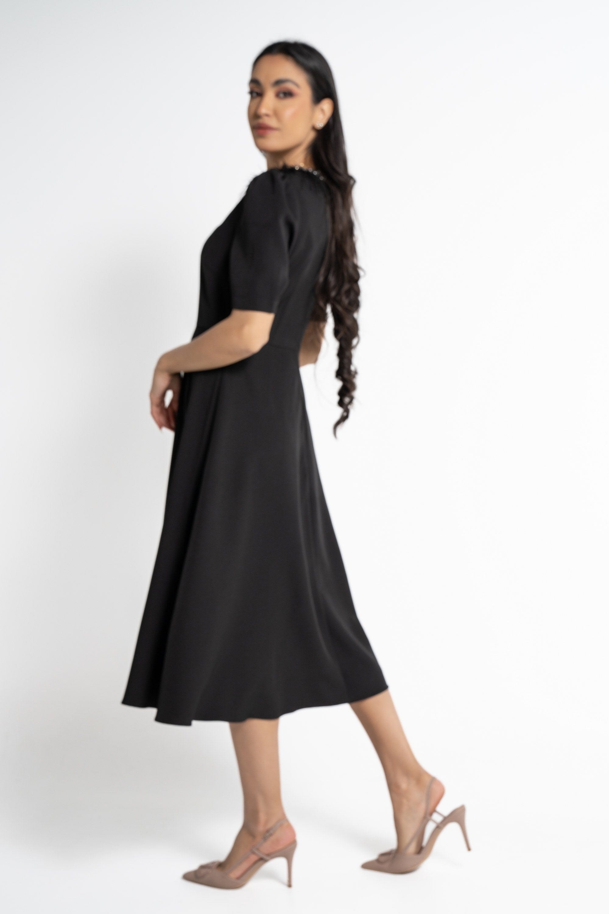 نتشي فستان ميدي بأكمام قصيرة نسائي