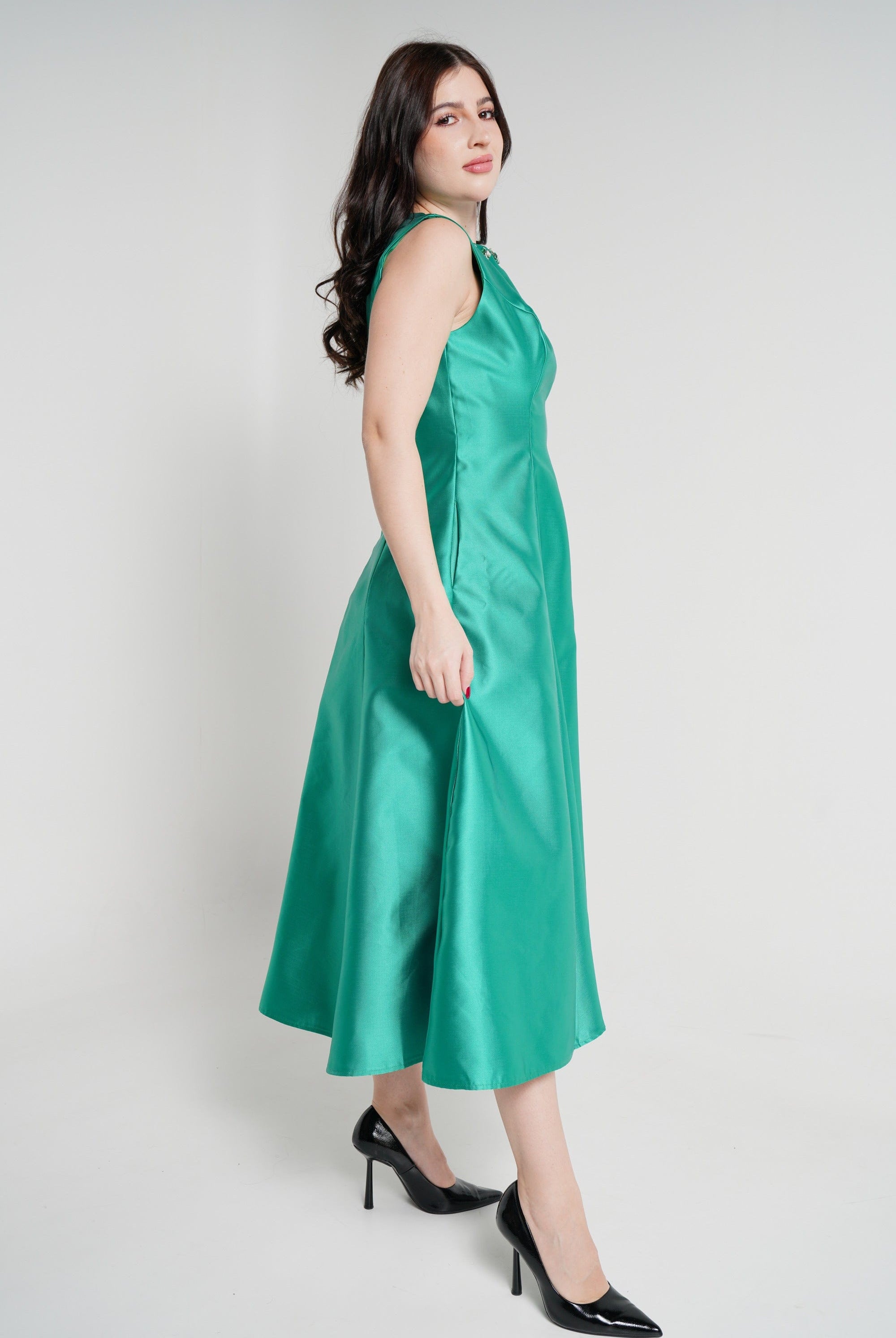 نتشي فستان ميدي سادة منفوش مزين بستراس نسائي