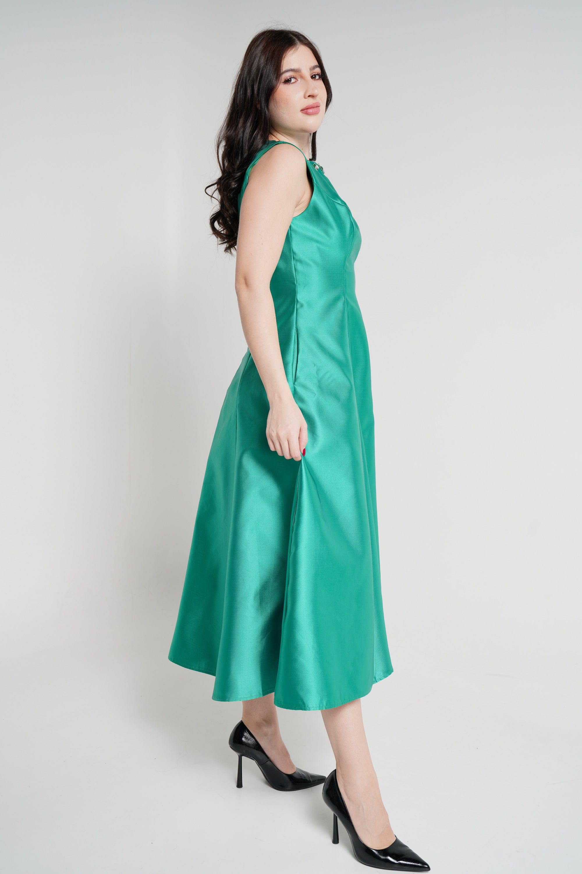 نتشي فستان ميدي سادة منفوش مزين بستراس نسائي