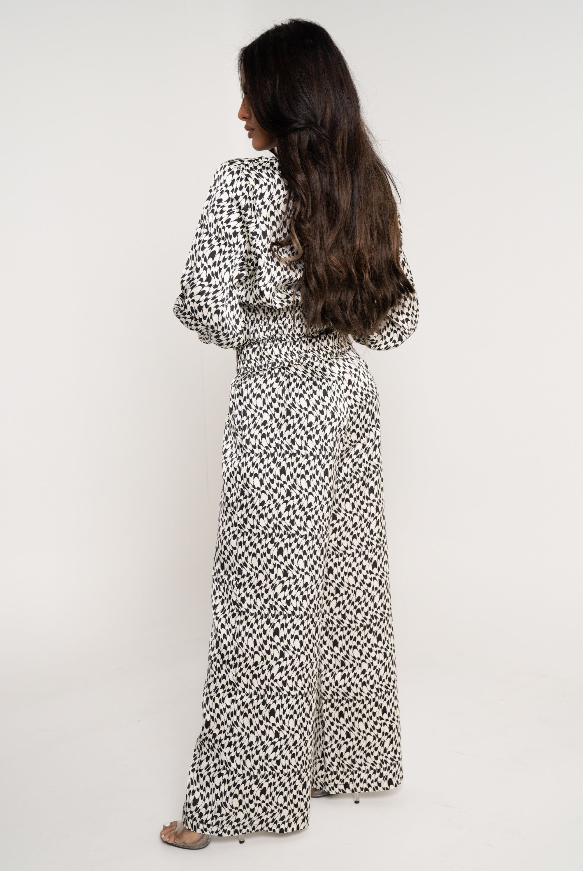 نتشي بلوزة منقوشة خصر مرتفع 3/4 كم بف بفتحة V نسائي