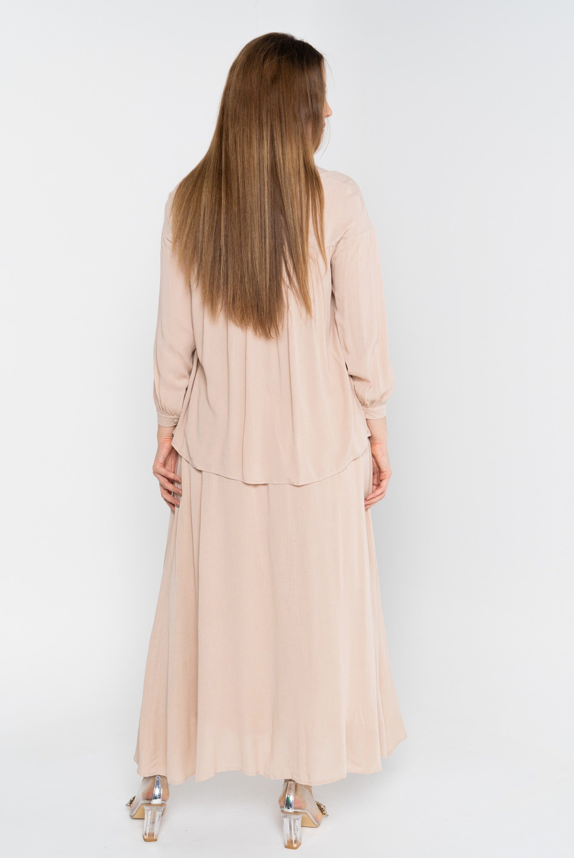 نتشي تنورة طويلة سادة بكسرات