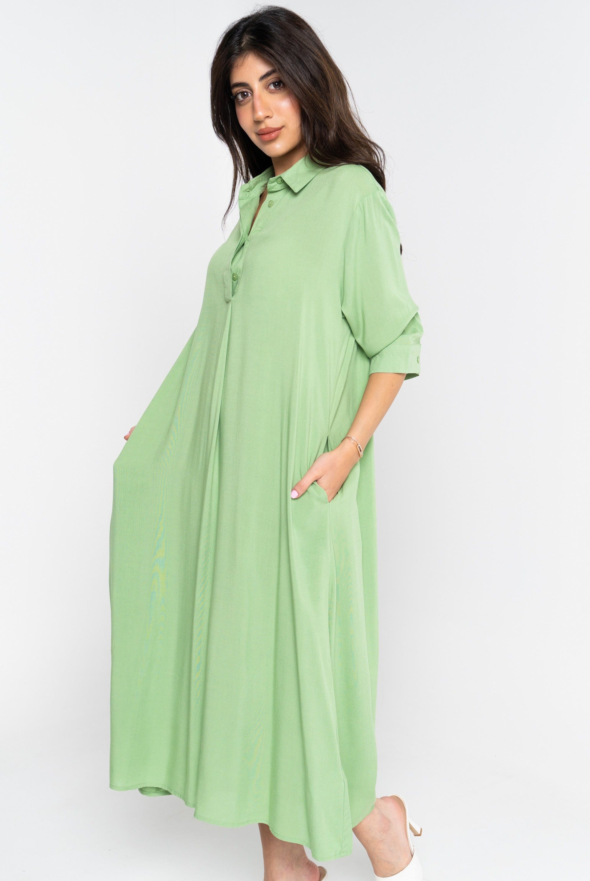 نتشي فستان ميدي سادة بأزرار أمامية كم قصير